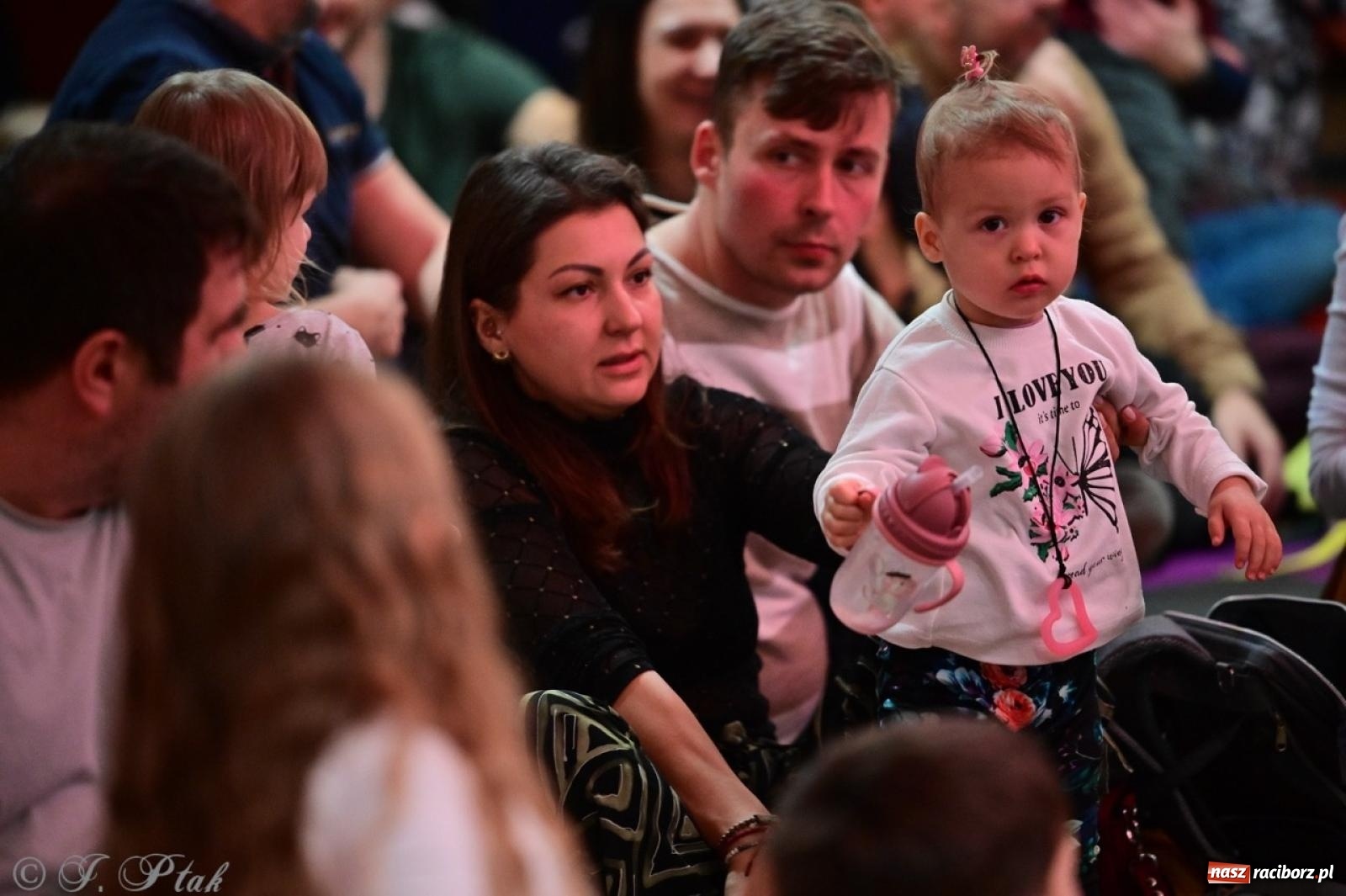 Zdjęcie w galerii na portalu naszraciborz.pl: Maluchy w krainie dźwięków. Muzyczna podróż z Trzema Prosiaczkami za nami! wiadomości z regionu