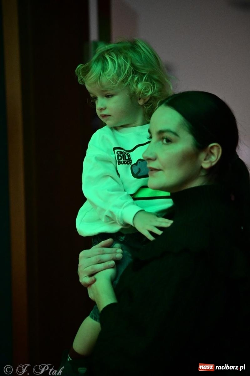 Zdjęcie w galerii na portalu naszraciborz.pl: Maluchy w krainie dźwięków. Muzyczna podróż z Trzema Prosiaczkami za nami! wiadomości z regionu