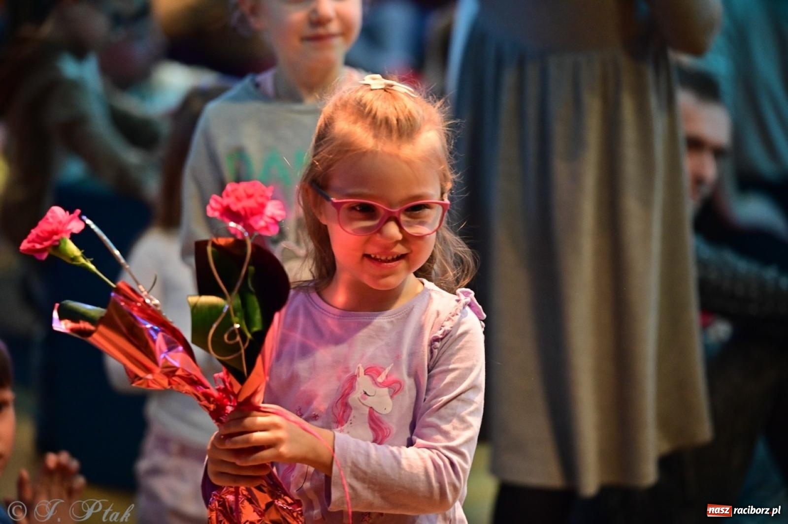 Zdjęcie w galerii na portalu naszraciborz.pl: Maluchy w krainie dźwięków. Muzyczna podróż z Trzema Prosiaczkami za nami! wiadomości z regionu