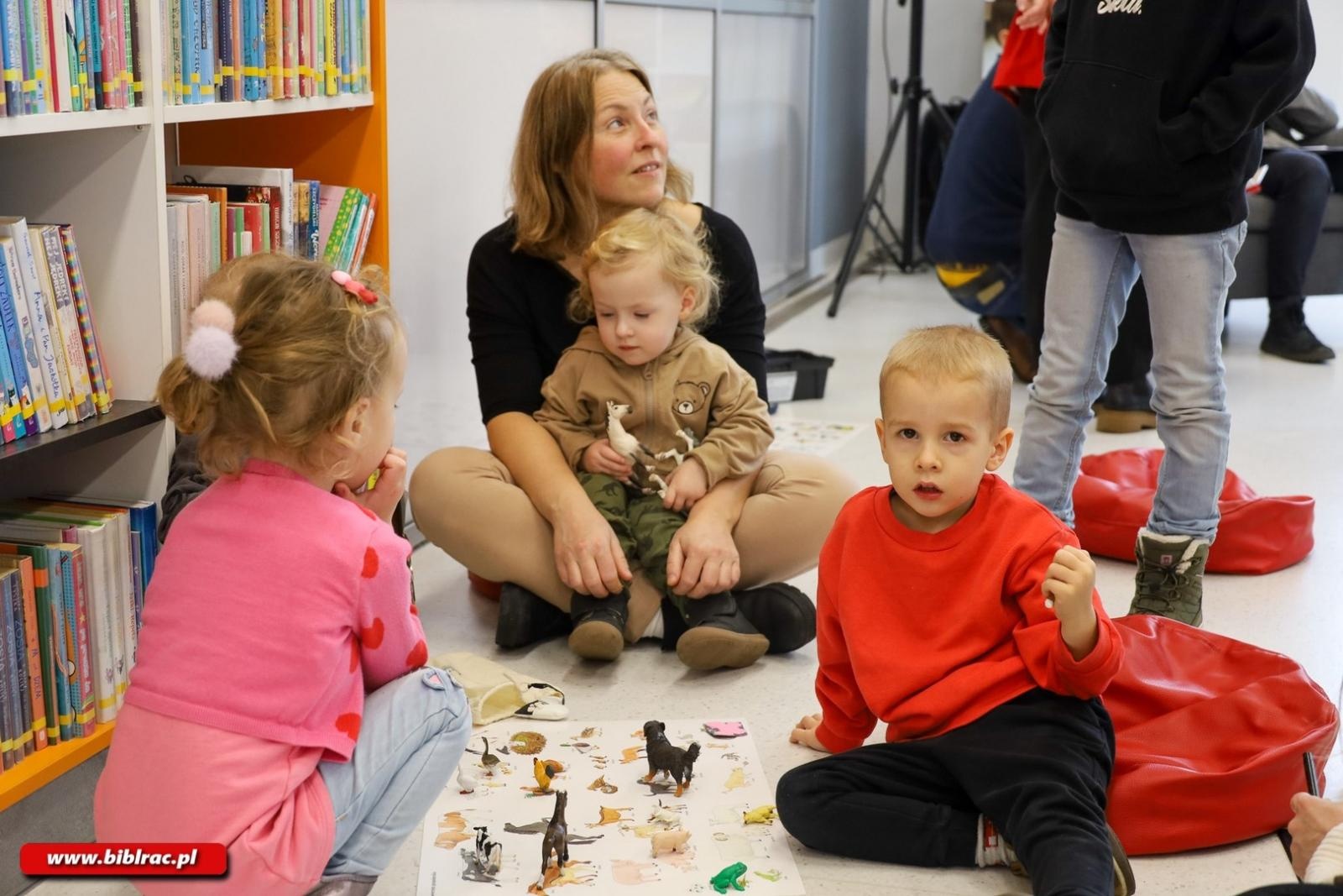 Zdjęcie w galerii na portalu naszraciborz.pl: O mądrych książkach dla dzieci w Klubie Ojca wiadomości z regionu