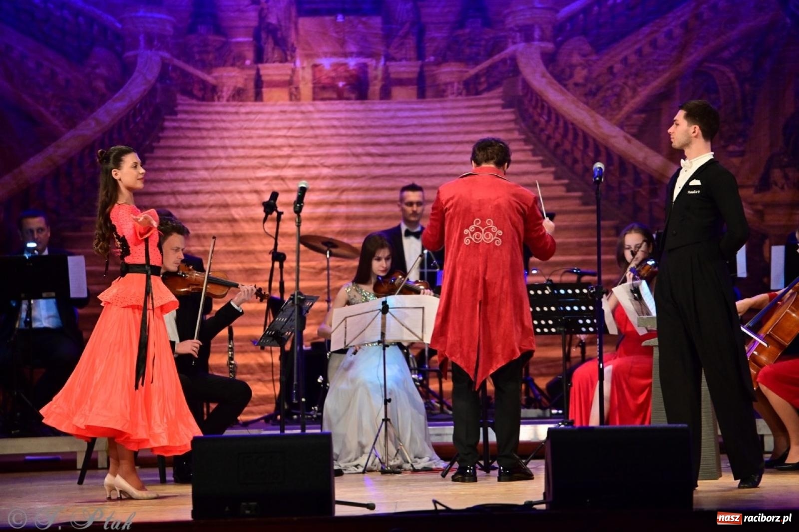 Zdjęcie w galerii na portalu naszraciborz.pl: Wielka gala operetkowa: Johann Strauss i przyjaciele zachwycili Racibórz wiadomości z regionu