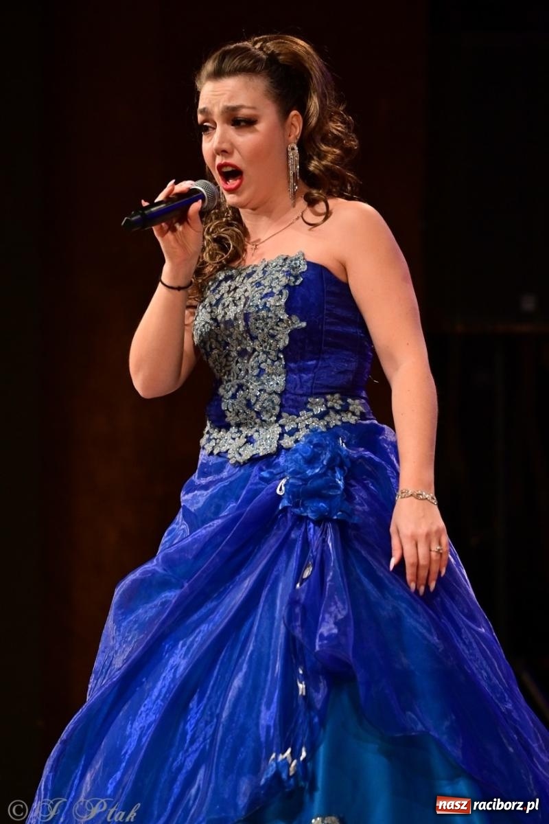 Zdjęcie w galerii na portalu naszraciborz.pl: Wielka gala operetkowa: Johann Strauss i przyjaciele zachwycili Racibórz wiadomości z regionu