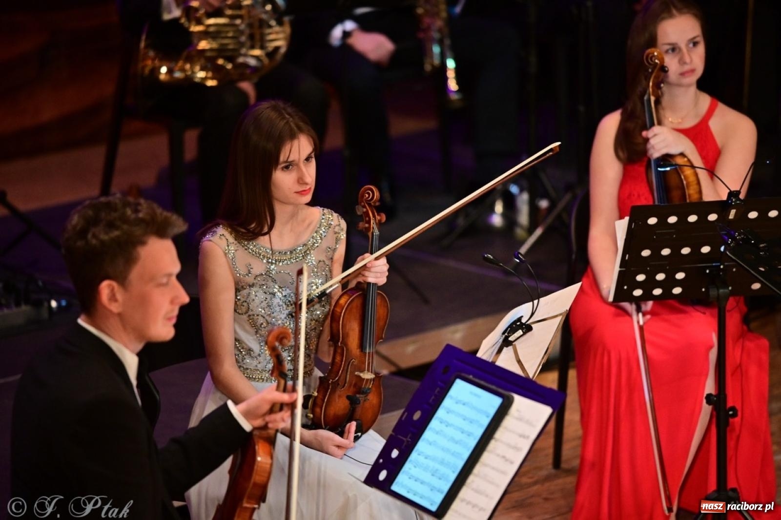 Zdjęcie w galerii na portalu naszraciborz.pl: Wielka gala operetkowa: Johann Strauss i przyjaciele zachwycili Racibórz wiadomości z regionu