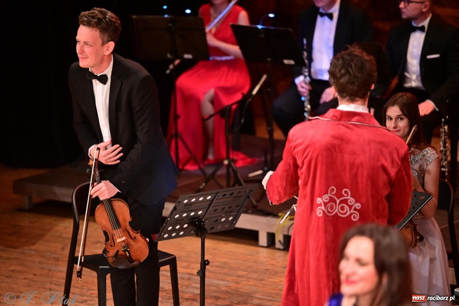 Zdjęcie w galerii na portalu naszraciborz.pl: Wielka gala operetkowa: Johann Strauss i przyjaciele zachwycili Racibórz wiadomości z regionu