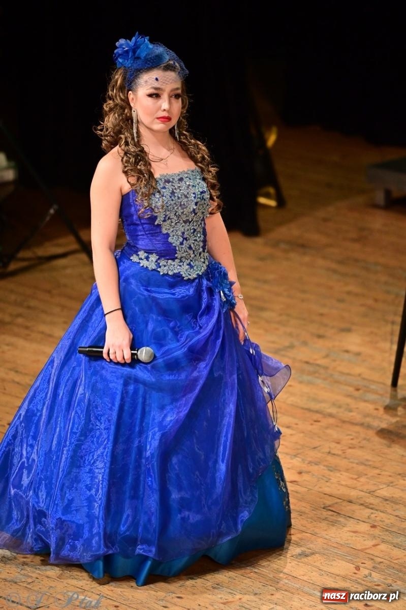 Zdjęcie w galerii na portalu naszraciborz.pl: Wielka gala operetkowa: Johann Strauss i przyjaciele zachwycili Racibórz wiadomości z regionu