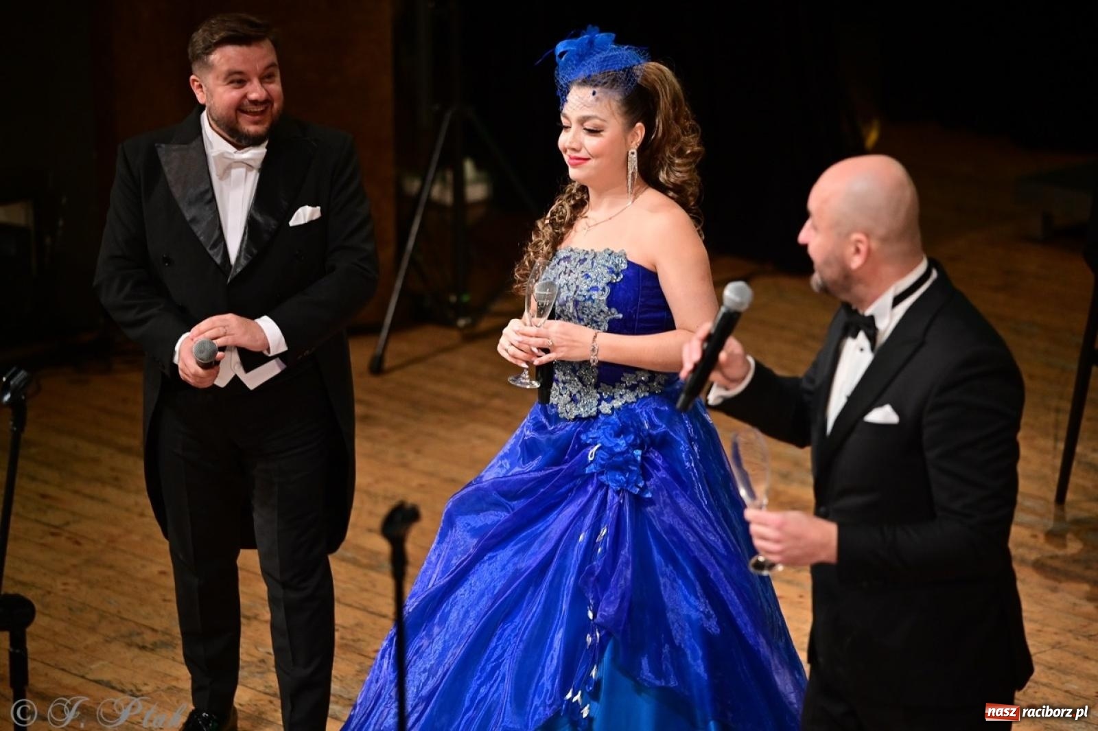 Zdjęcie w galerii na portalu naszraciborz.pl: Wielka gala operetkowa: Johann Strauss i przyjaciele zachwycili Racibórz wiadomości z regionu