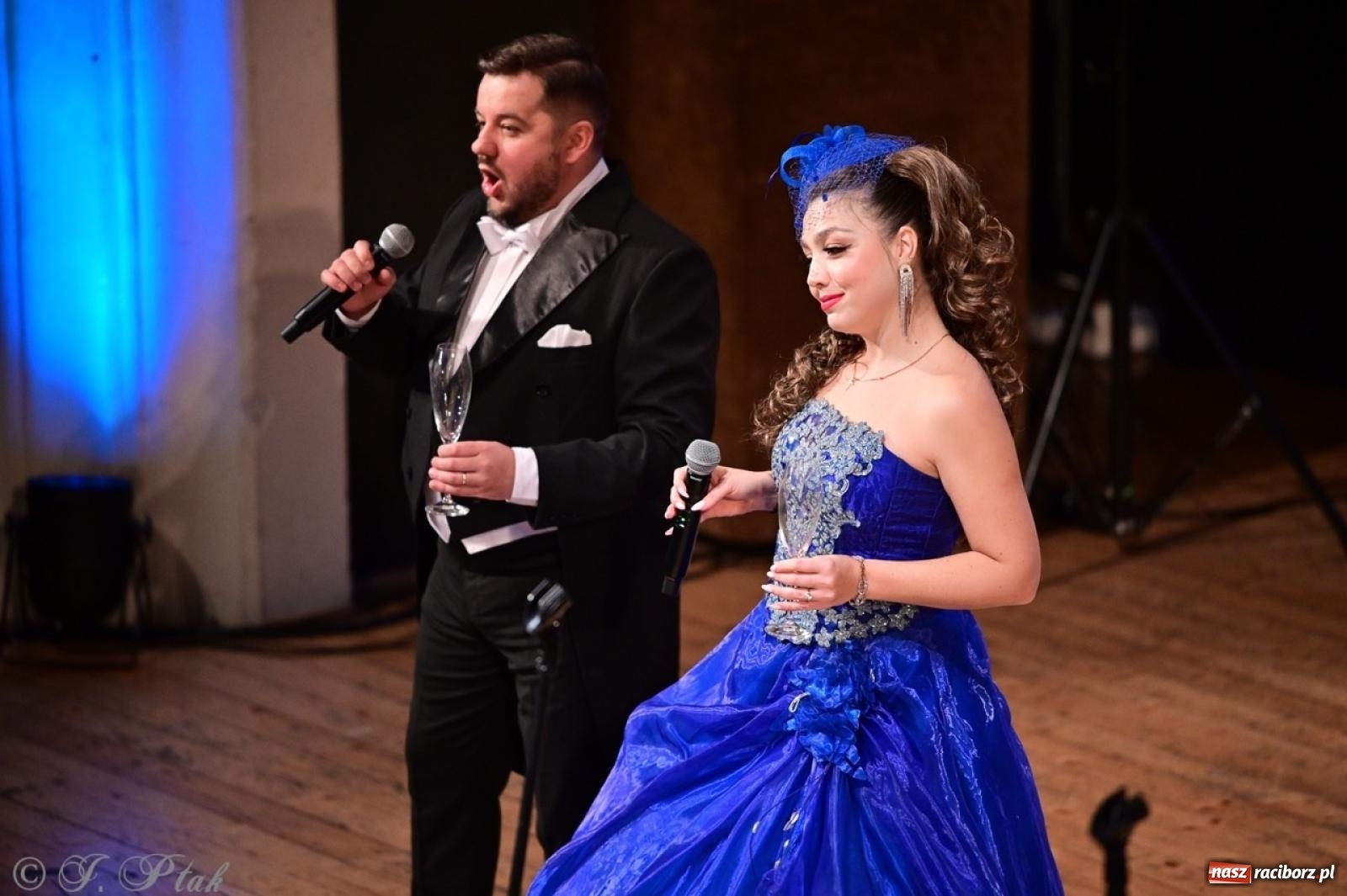 Zdjęcie w galerii na portalu naszraciborz.pl: Wielka gala operetkowa: Johann Strauss i przyjaciele zachwycili Racibórz wiadomości z regionu