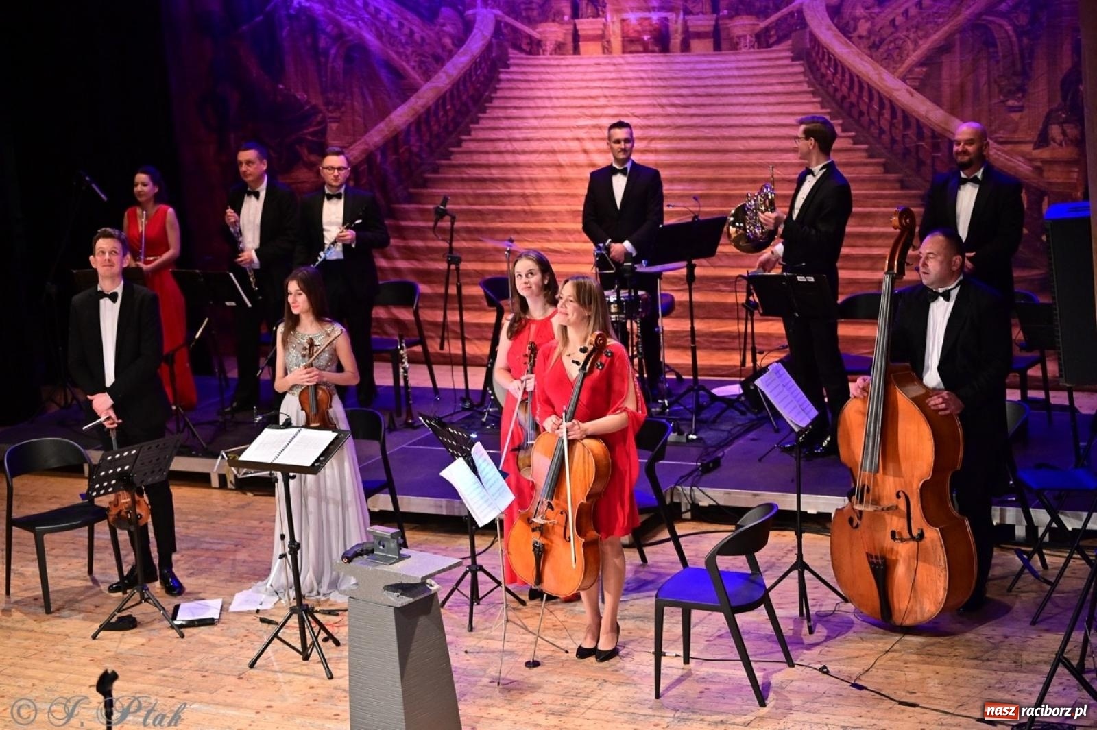 Zdjęcie w galerii na portalu naszraciborz.pl: Wielka gala operetkowa: Johann Strauss i przyjaciele zachwycili Racibórz wiadomości z regionu