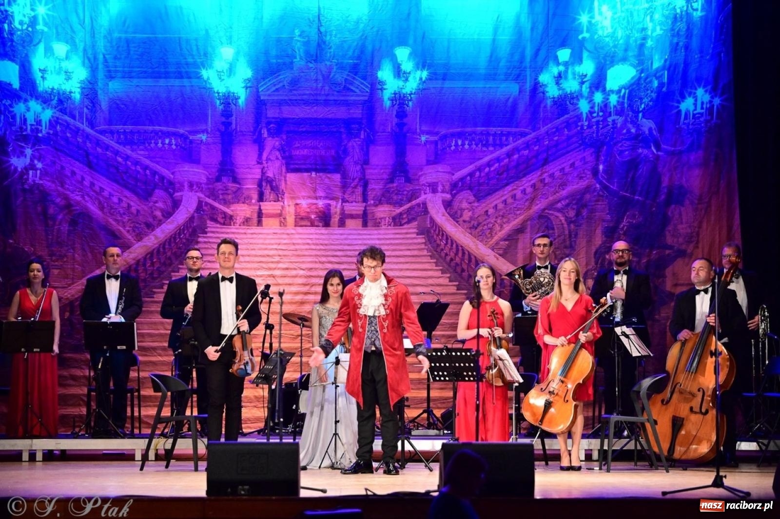 Zdjęcie w galerii na portalu naszraciborz.pl: Wielka gala operetkowa: Johann Strauss i przyjaciele zachwycili Racibórz wiadomości z regionu