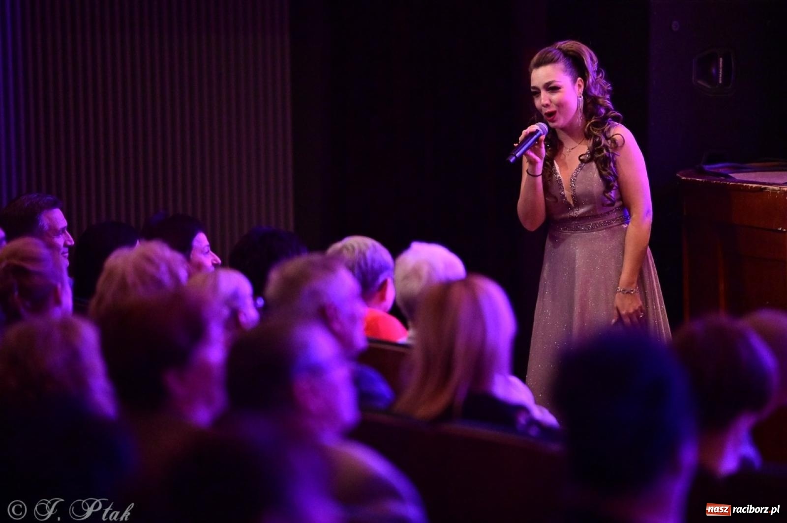 Zdjęcie w galerii na portalu naszraciborz.pl: Wielka gala operetkowa: Johann Strauss i przyjaciele zachwycili Racibórz wiadomości z regionu