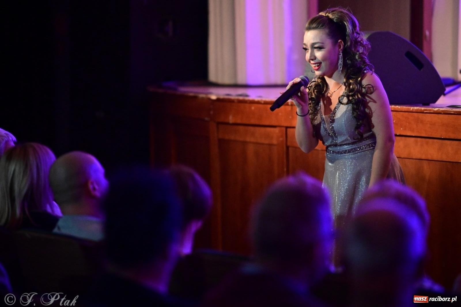 Zdjęcie w galerii na portalu naszraciborz.pl: Wielka gala operetkowa: Johann Strauss i przyjaciele zachwycili Racibórz wiadomości z regionu