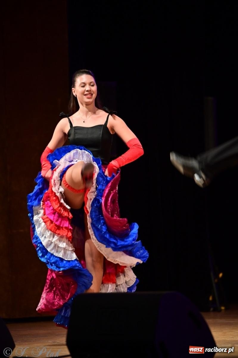 Zdjęcie w galerii na portalu naszraciborz.pl: Wielka gala operetkowa: Johann Strauss i przyjaciele zachwycili Racibórz wiadomości z regionu