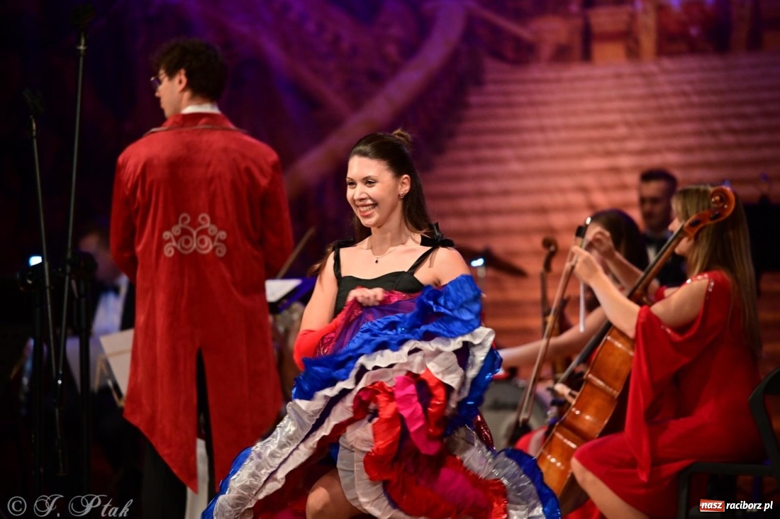 Zdjęcie w galerii na portalu naszraciborz.pl: Wielka gala operetkowa: Johann Strauss i przyjaciele zachwycili Racibórz wiadomości z regionu