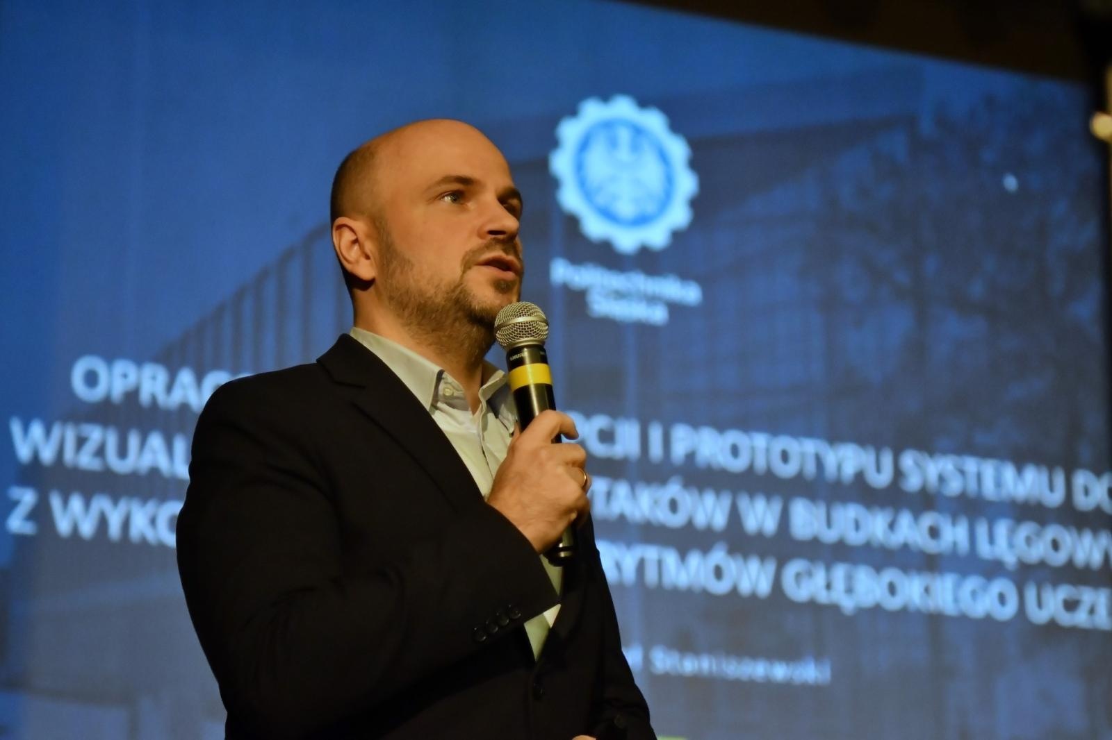 Zdjęcie w galerii na portalu naszraciborz.pl: Most między nauką a przyrodą: Obserwacja ptaków w Kuźni Raciborskiej wiadomości z regionu