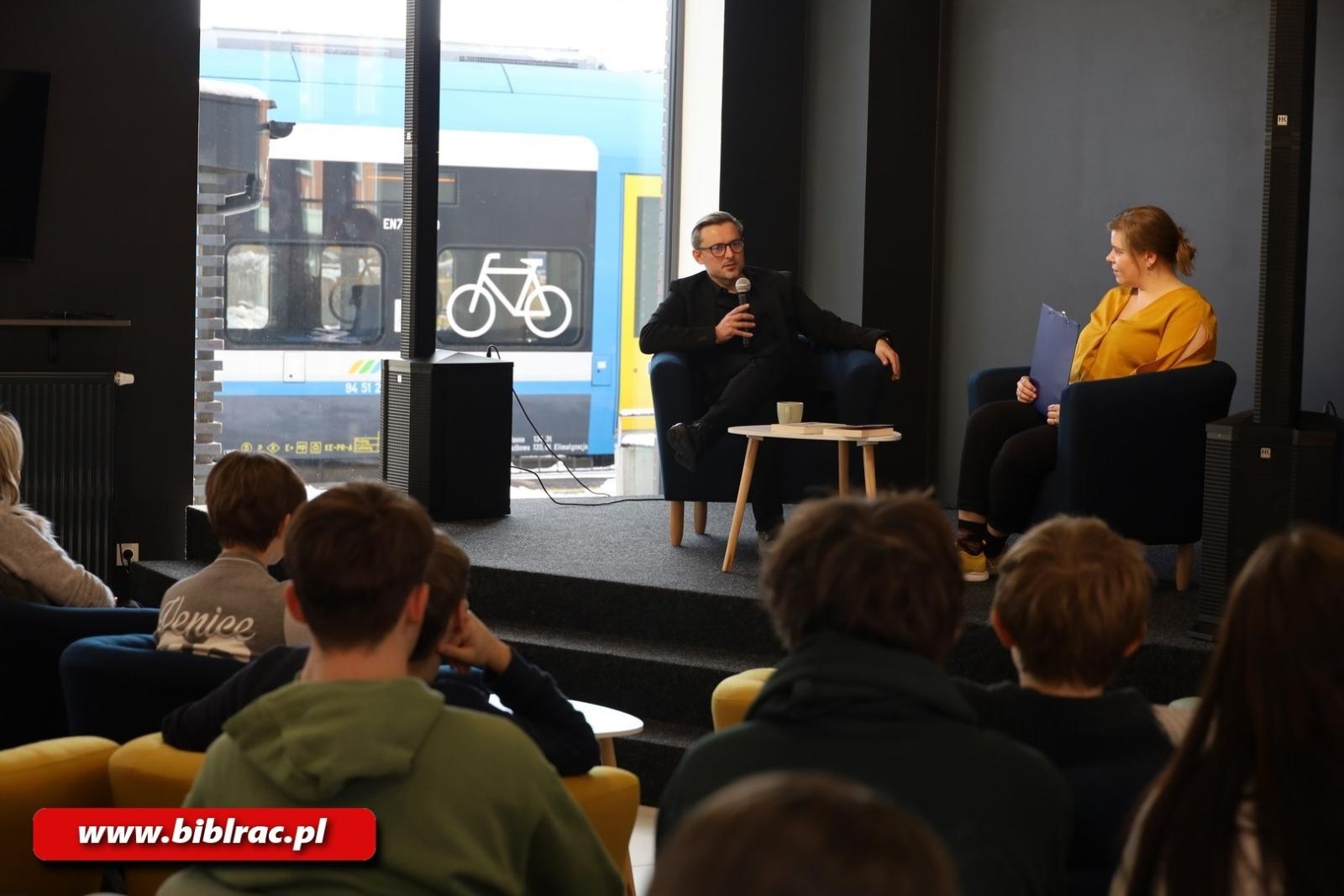 Zdjęcie w galerii na portalu naszraciborz.pl: Jakub Zając pierwszym gościem Stacji Młodych wiadomości z regionu