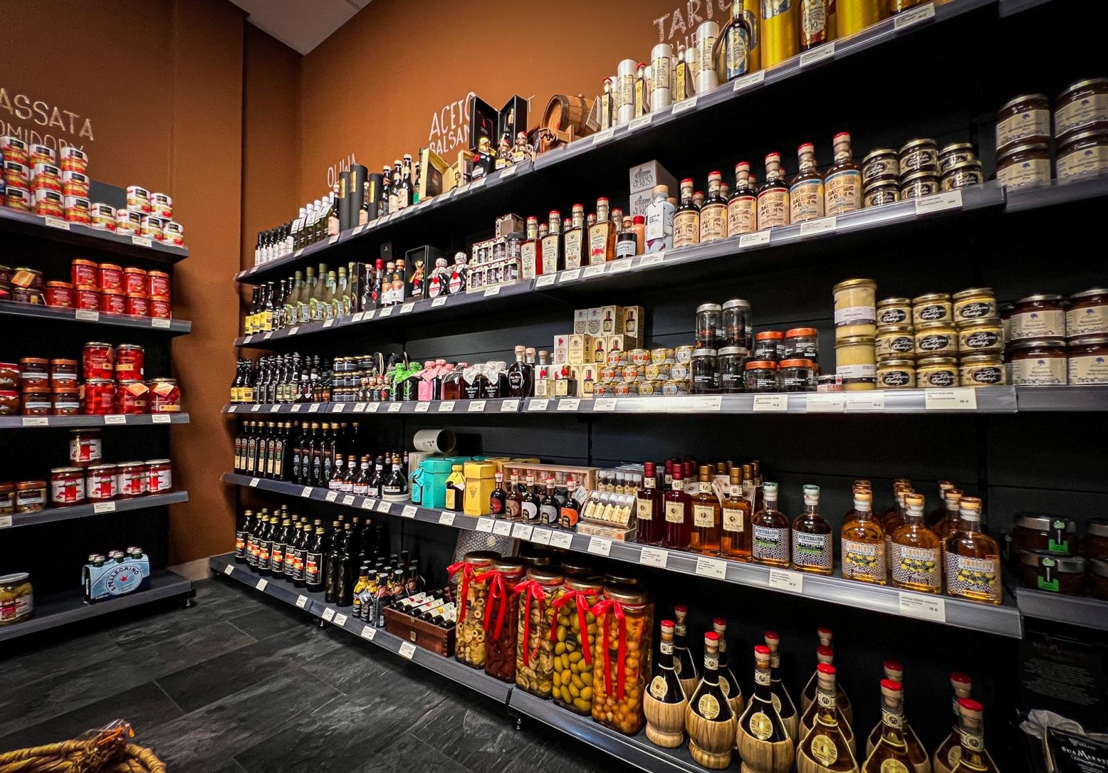 Zdjęcie w galerii na portalu naszraciborz.pl: Oliwa i Wino: włoskie delikatesy w Raciborzu zapraszają na świąteczne zakupy [ZDJĘCIA NOWOŚCI] wiadomości z regionu