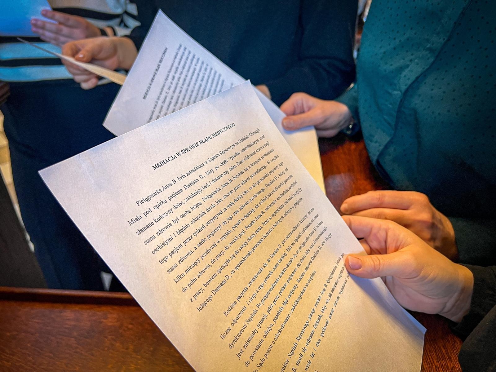 Zdjęcie w galerii na portalu naszraciborz.pl: Studenci pielęgniarstwa zgłębiają prawo medyczne w raciborskim sądzie. Zajęcia w praktyce wymiaru sprawiedliwości wiadomości z regionu