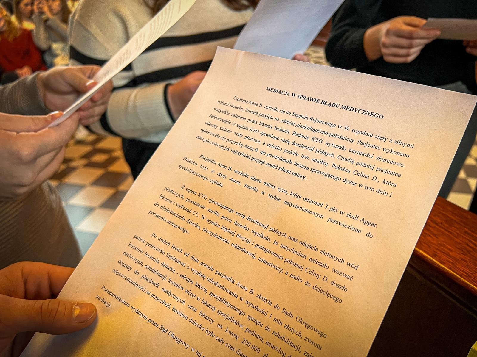 Zdjęcie w galerii na portalu naszraciborz.pl: Studenci pielęgniarstwa zgłębiają prawo medyczne w raciborskim sądzie. Zajęcia w praktyce wymiaru sprawiedliwości wiadomości z regionu