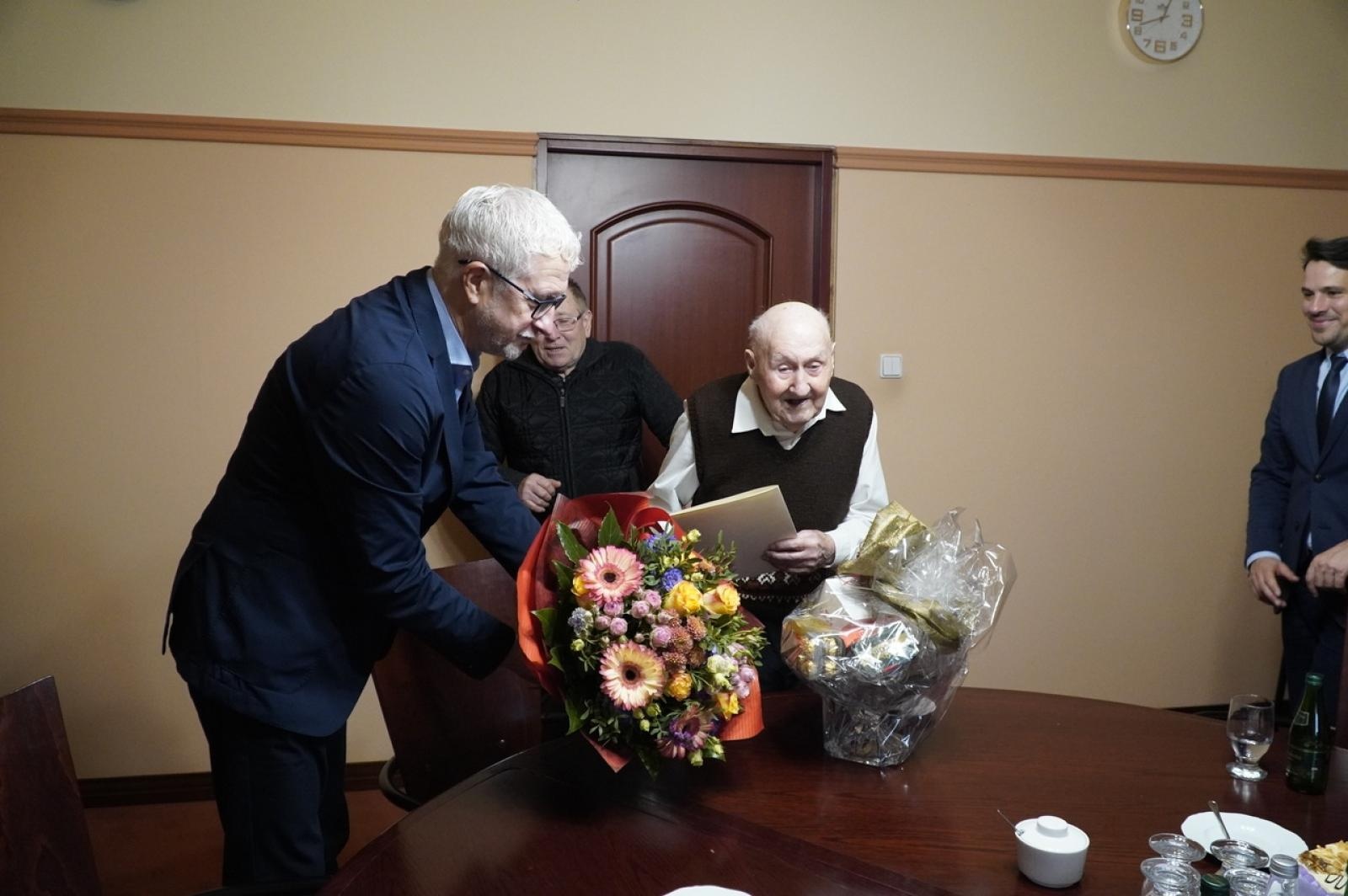 Zdjęcie w galerii na portalu naszraciborz.pl: Raciborzanin Paweł Kołek skończył 105 lat wiadomości z regionu