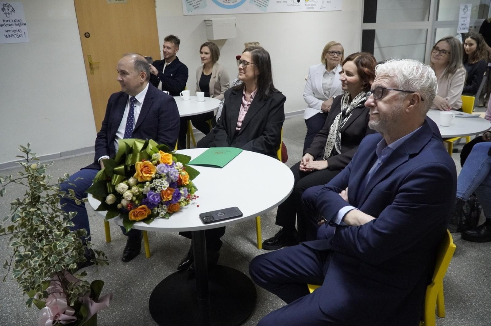 Zdjęcie w galerii na portalu naszraciborz.pl: Otwarcie Zielonej Pracowni w SP 1. Zielona wyspa Ostróg wiadomości z regionu