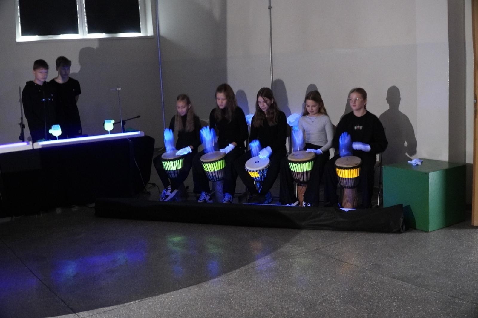 Zdjęcie w galerii na portalu naszraciborz.pl: Otwarcie Zielonej Pracowni w SP 1. Zielona wyspa Ostróg wiadomości z regionu