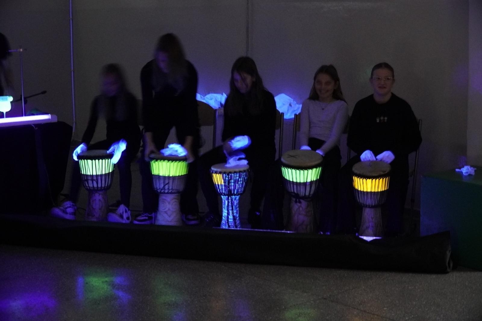 Zdjęcie w galerii na portalu naszraciborz.pl: Otwarcie Zielonej Pracowni w SP 1. Zielona wyspa Ostróg wiadomości z regionu