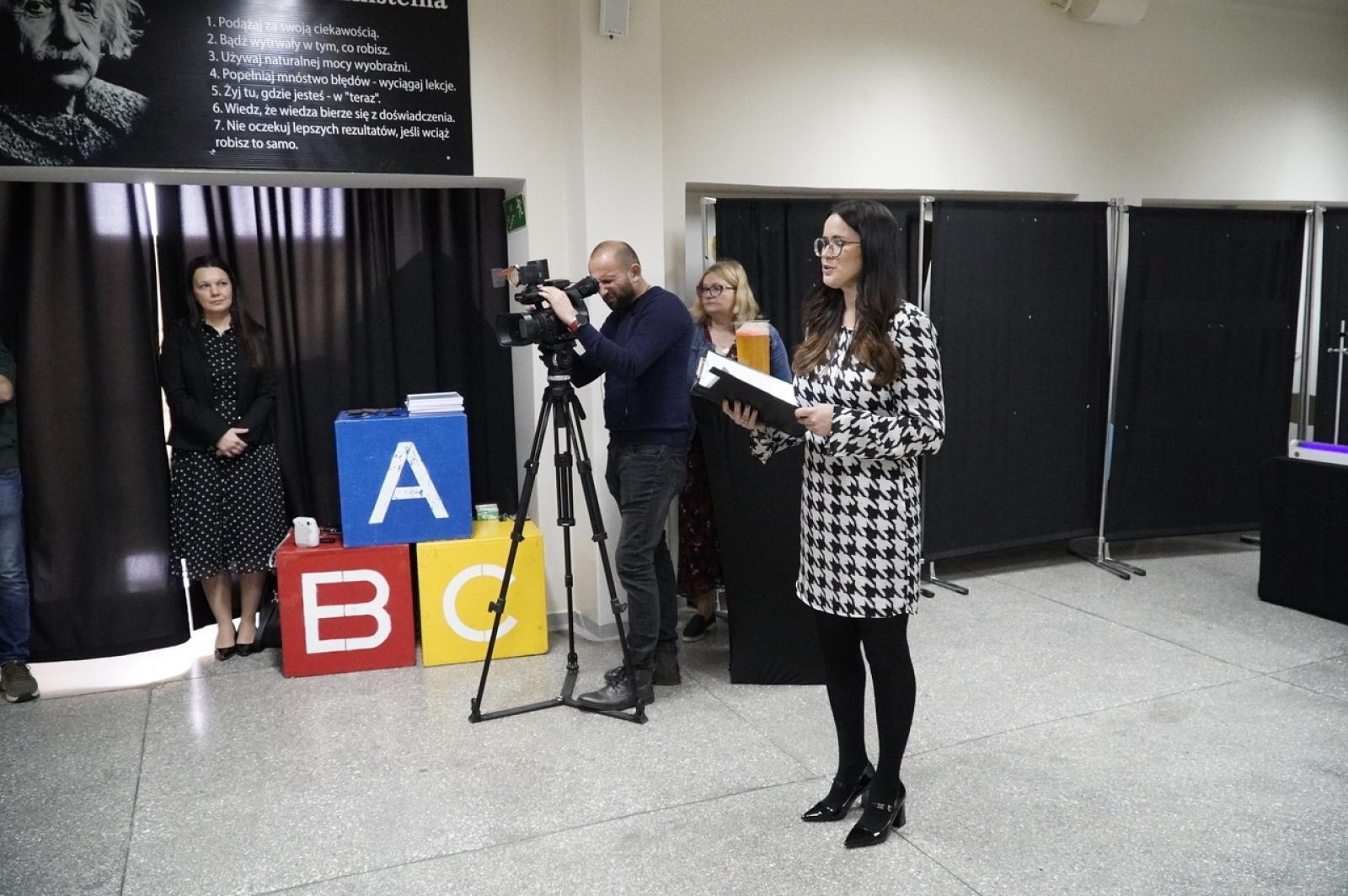 Zdjęcie w galerii na portalu naszraciborz.pl: Otwarcie Zielonej Pracowni w SP 1. Zielona wyspa Ostróg wiadomości z regionu