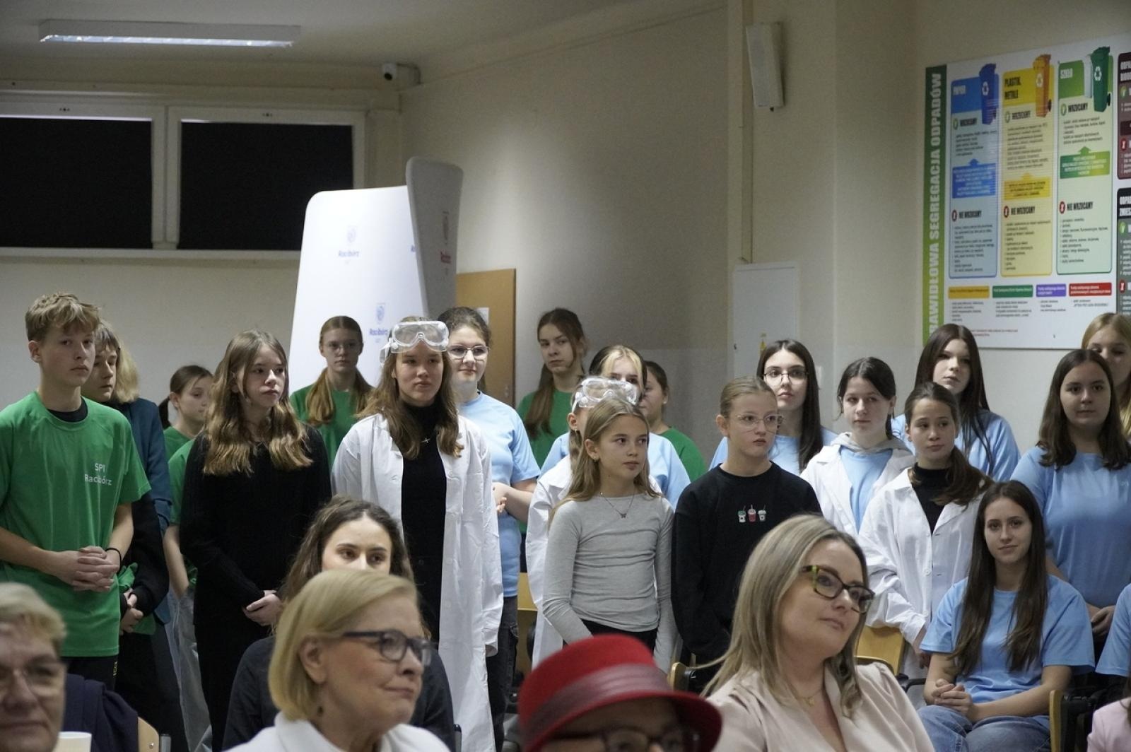 Zdjęcie w galerii na portalu naszraciborz.pl: Otwarcie Zielonej Pracowni w SP 1. Zielona wyspa Ostróg wiadomości z regionu