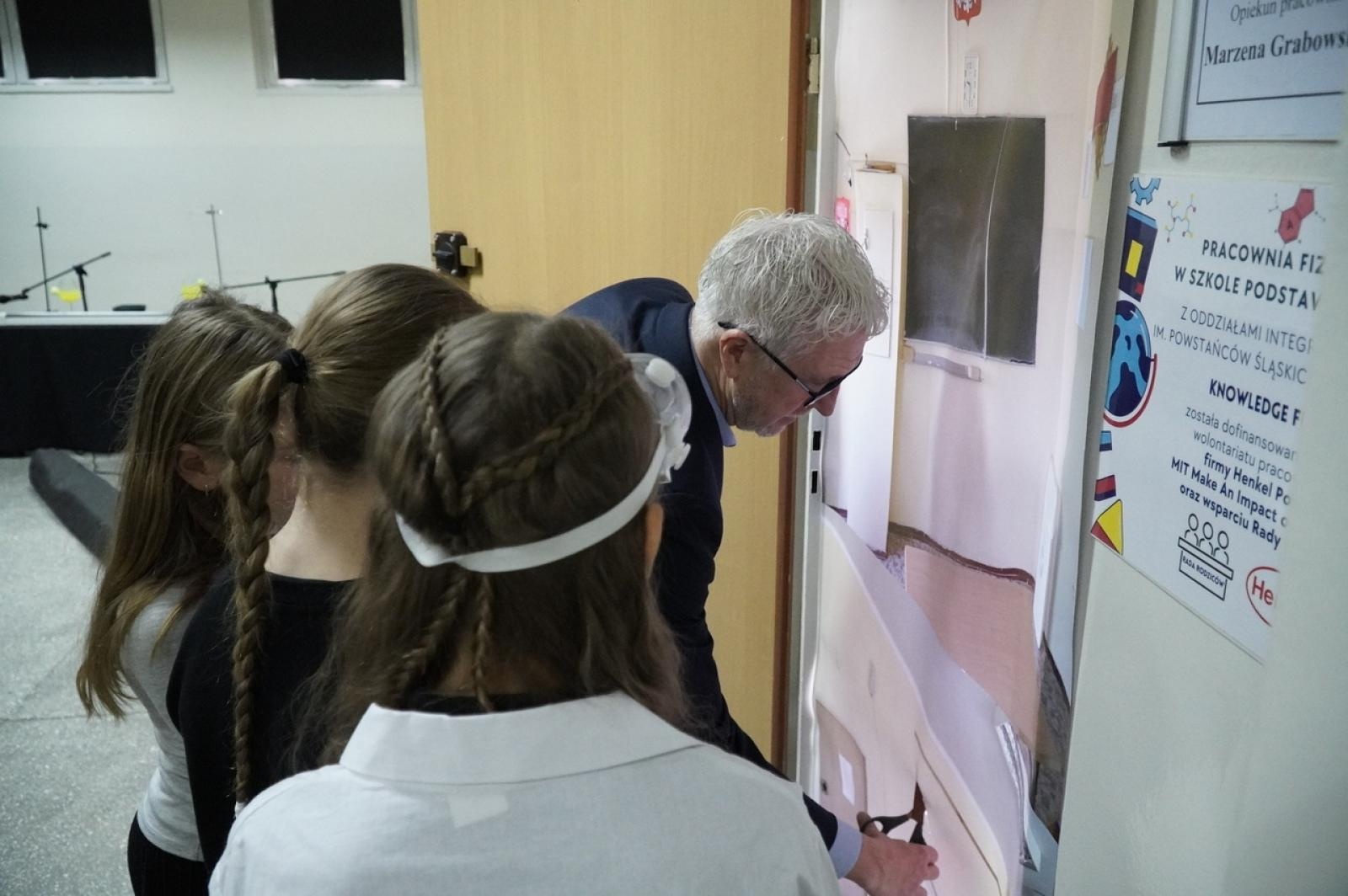 Zdjęcie w galerii na portalu naszraciborz.pl: Otwarcie Zielonej Pracowni w SP 1. Zielona wyspa Ostróg wiadomości z regionu