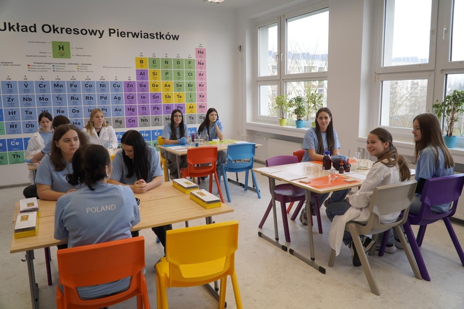 Zdjęcie w galerii na portalu naszraciborz.pl: Otwarcie Zielonej Pracowni w SP 1. Zielona wyspa Ostróg wiadomości z regionu