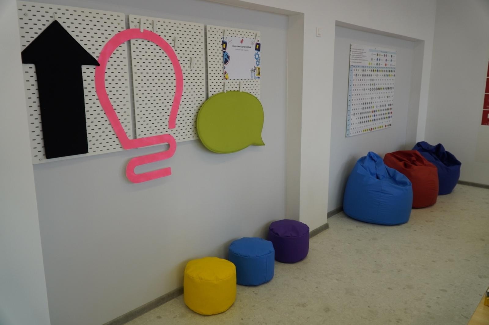 Zdjęcie w galerii na portalu naszraciborz.pl: Otwarcie Zielonej Pracowni w SP 1. Zielona wyspa Ostróg wiadomości z regionu