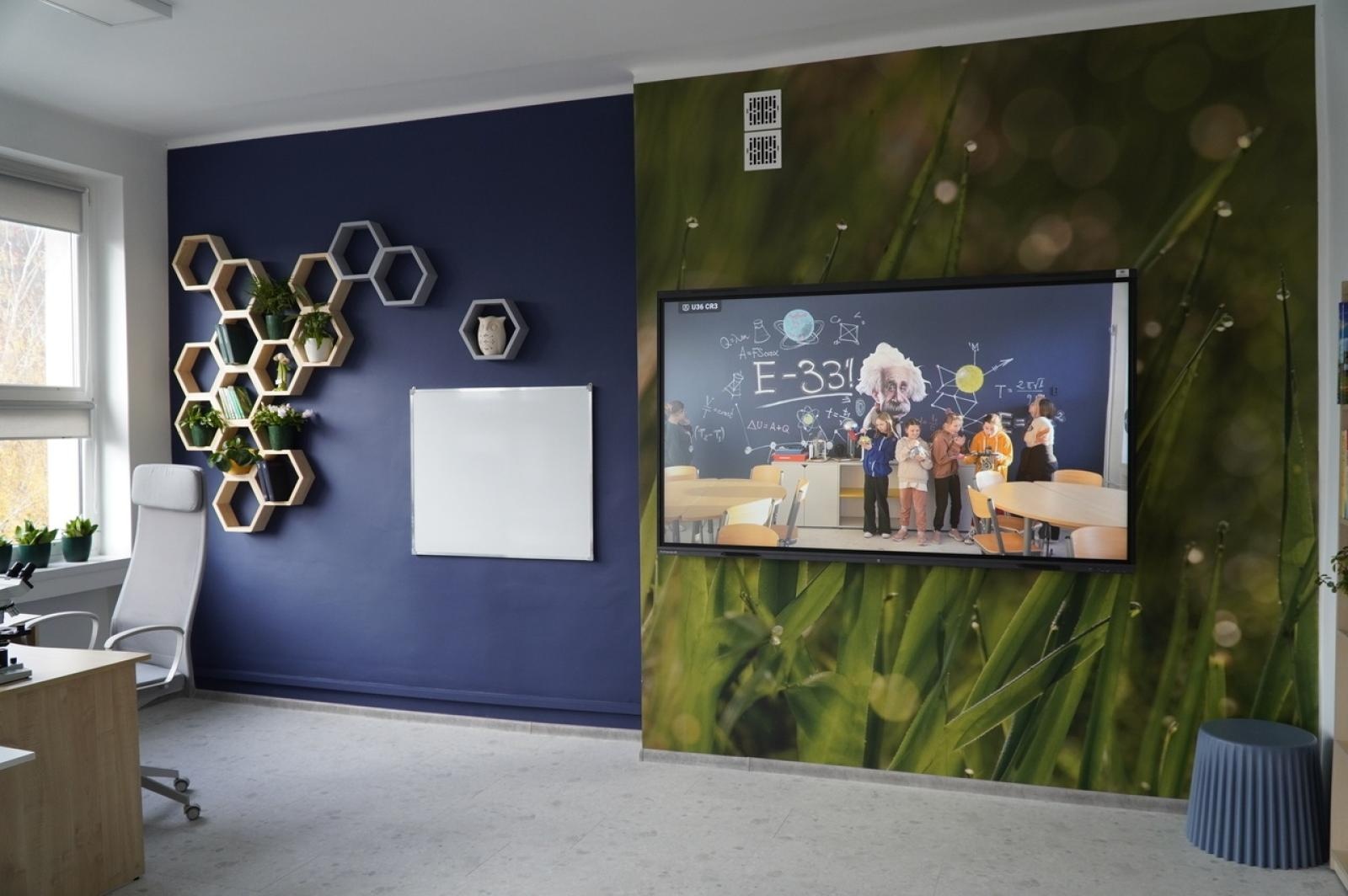 Zdjęcie w galerii na portalu naszraciborz.pl: Otwarcie Zielonej Pracowni w SP 1. Zielona wyspa Ostróg wiadomości z regionu