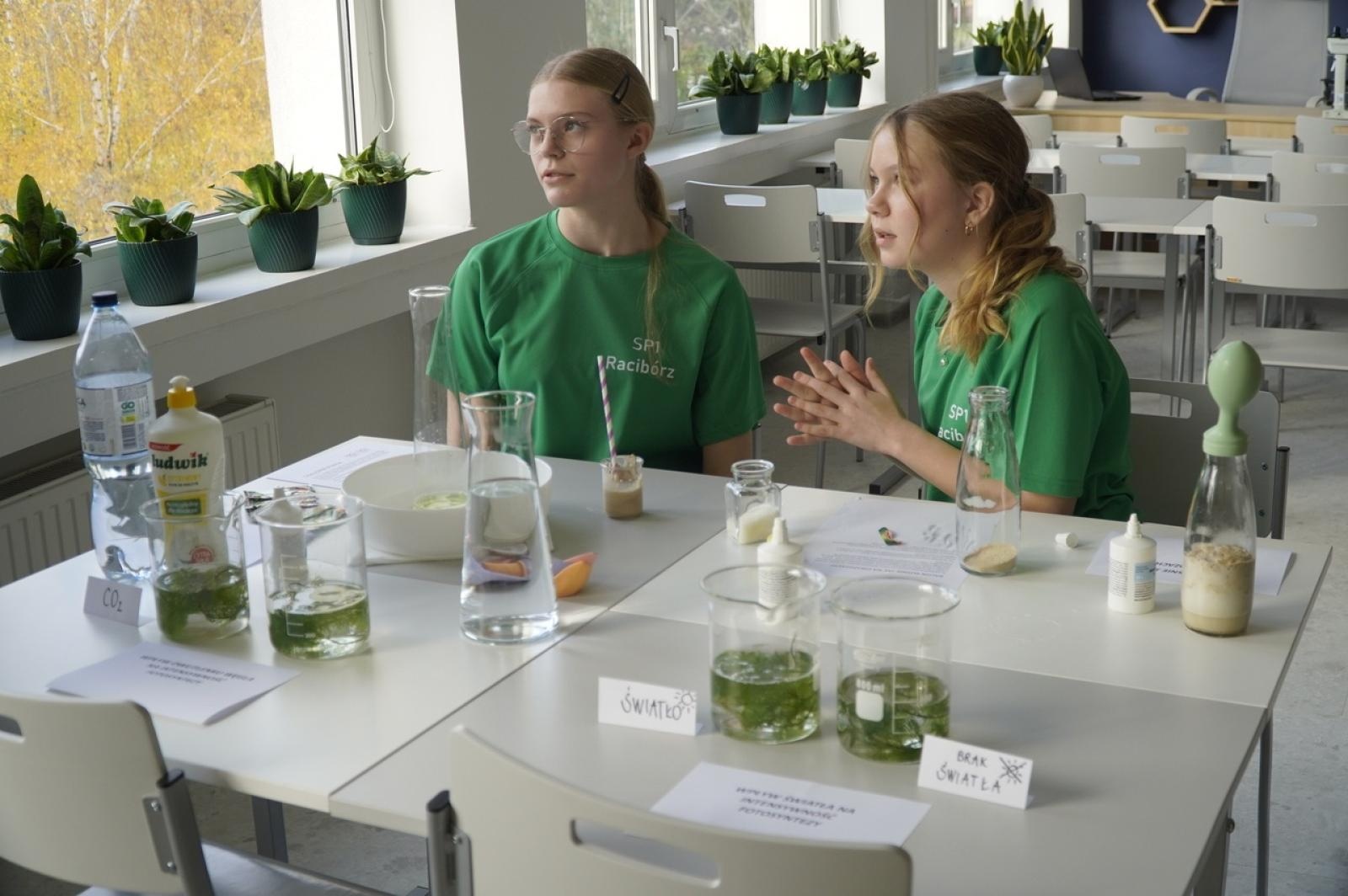 Zdjęcie w galerii na portalu naszraciborz.pl: Otwarcie Zielonej Pracowni w SP 1. Zielona wyspa Ostróg wiadomości z regionu