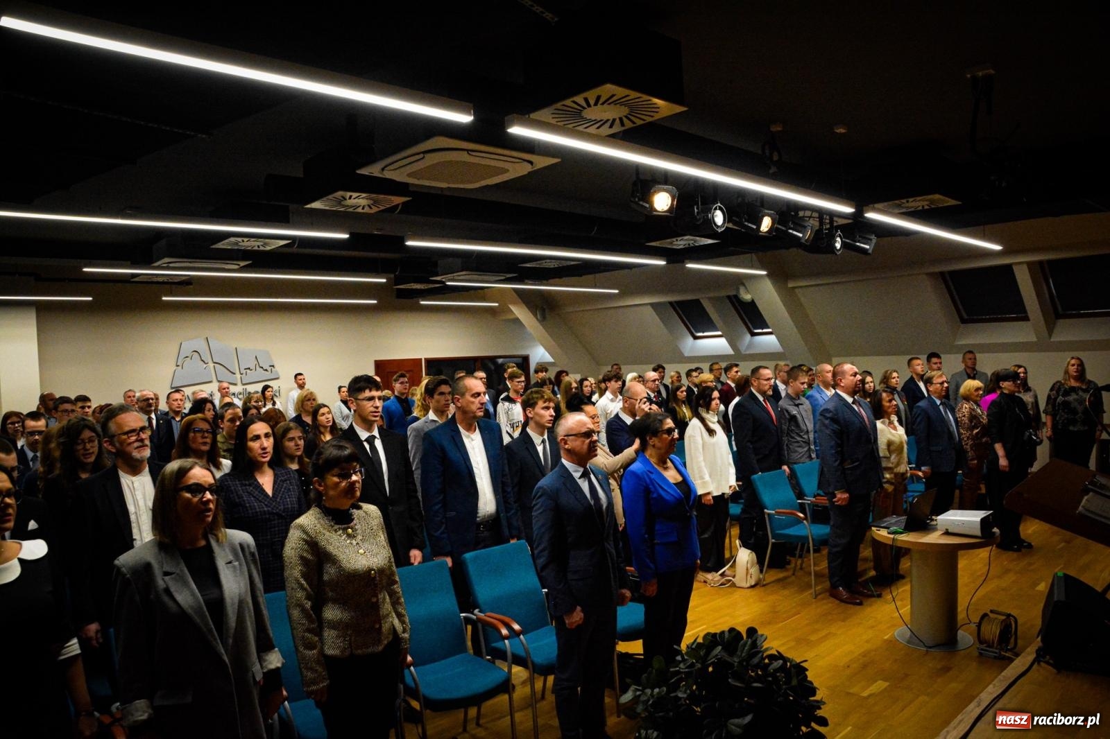 Zdjęcie w galerii na portalu naszraciborz.pl: Stypendyści premiera odebrali w Raciborzu dyplomy wiadomości z regionu