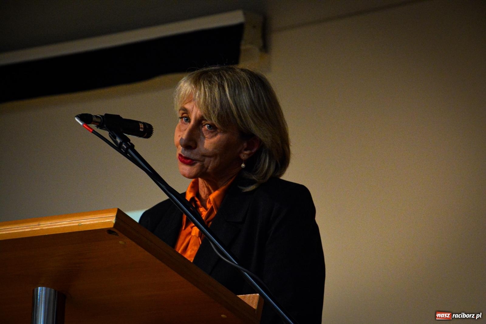 Zdjęcie w galerii na portalu naszraciborz.pl: Stypendyści premiera odebrali w Raciborzu dyplomy wiadomości z regionu