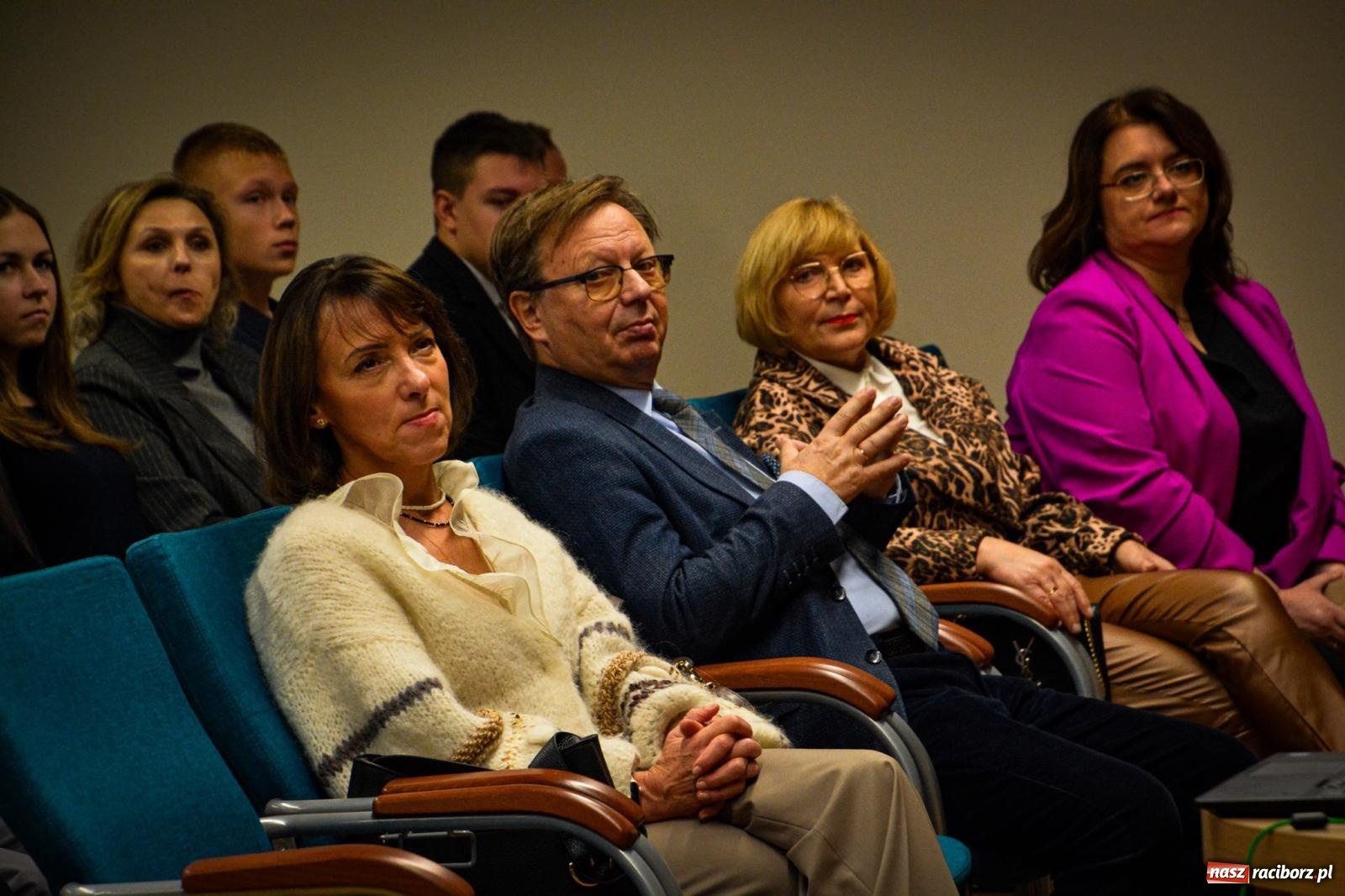 Zdjęcie w galerii na portalu naszraciborz.pl: Stypendyści premiera odebrali w Raciborzu dyplomy wiadomości z regionu