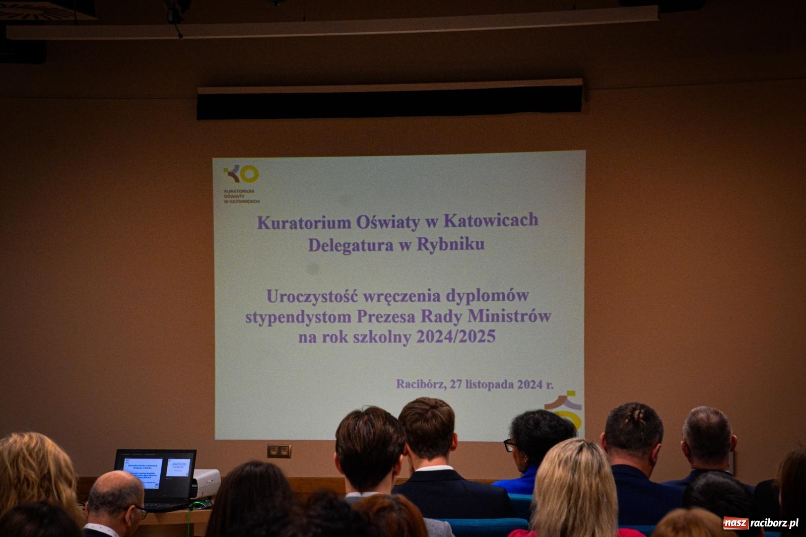 Zdjęcie w galerii na portalu naszraciborz.pl: Stypendyści premiera odebrali w Raciborzu dyplomy wiadomości z regionu