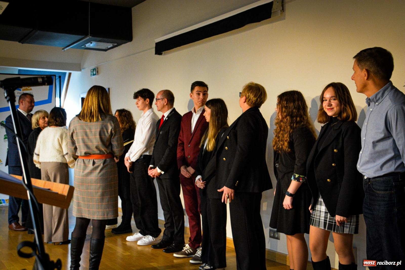 Zdjęcie w galerii na portalu naszraciborz.pl: Stypendyści premiera odebrali w Raciborzu dyplomy wiadomości z regionu