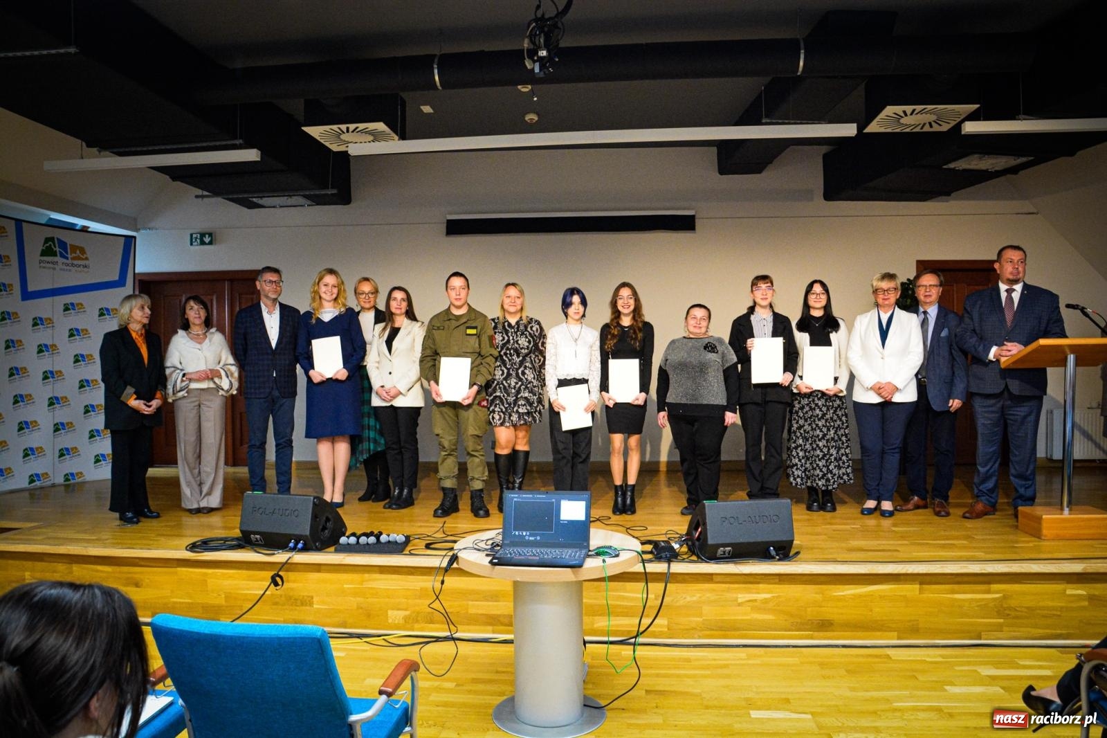 Zdjęcie w galerii na portalu naszraciborz.pl: Stypendyści premiera odebrali w Raciborzu dyplomy wiadomości z regionu