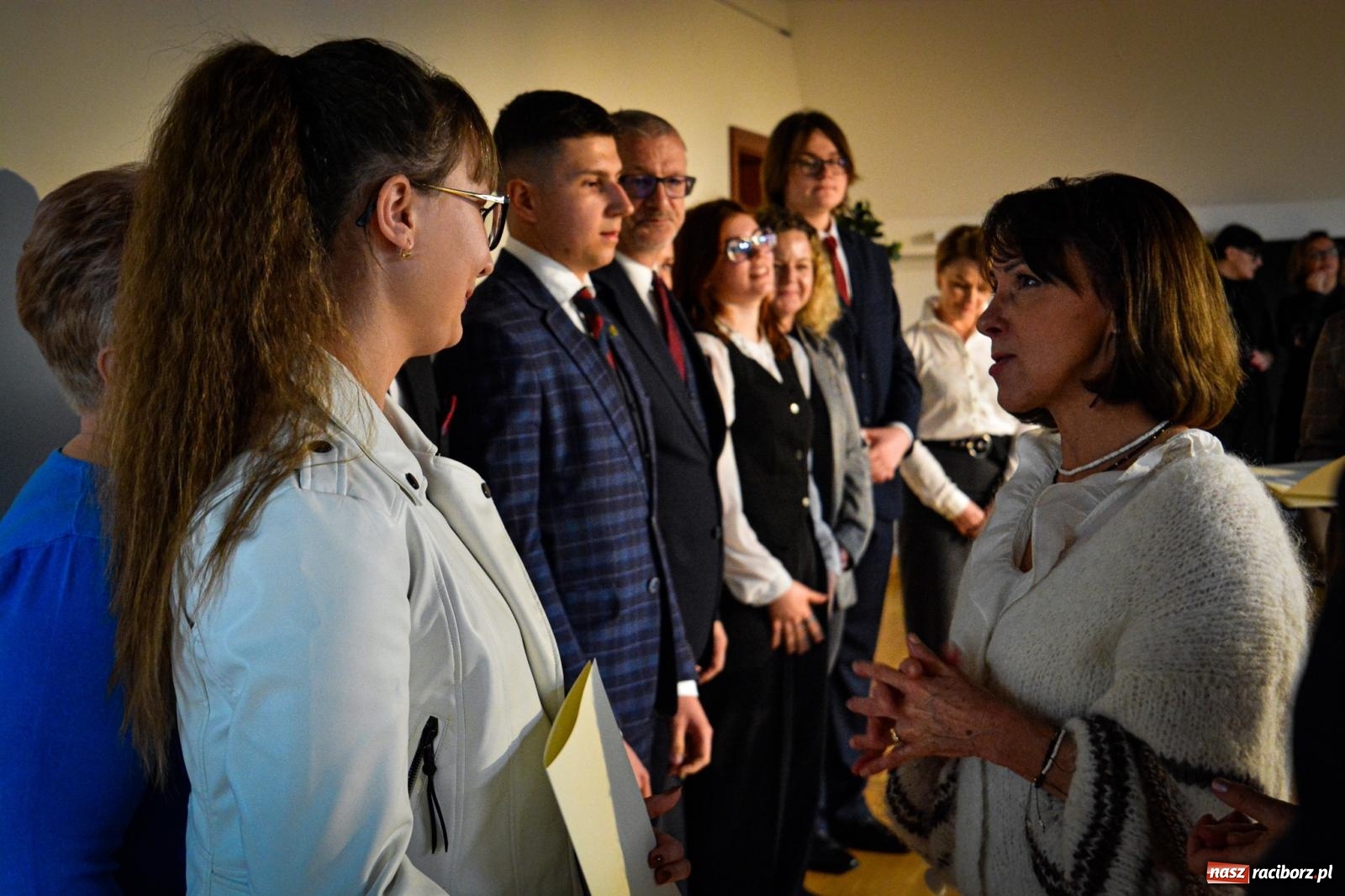 Zdjęcie w galerii na portalu naszraciborz.pl: Stypendyści premiera odebrali w Raciborzu dyplomy wiadomości z regionu