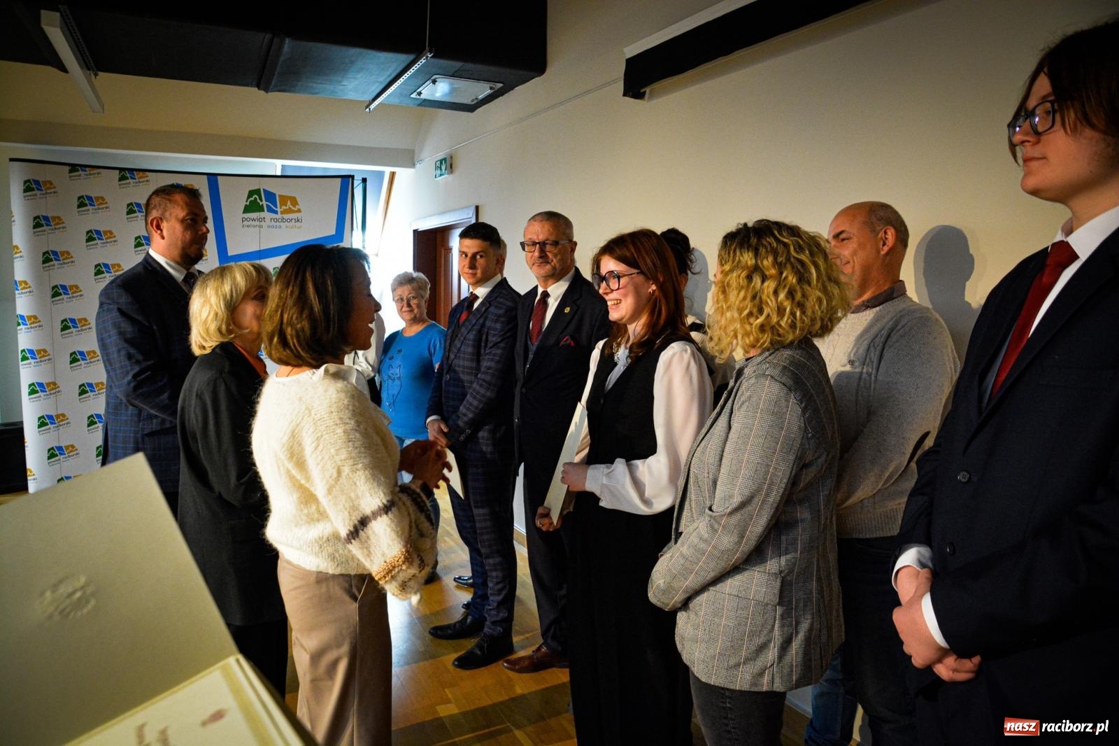 Zdjęcie w galerii na portalu naszraciborz.pl: Stypendyści premiera odebrali w Raciborzu dyplomy wiadomości z regionu