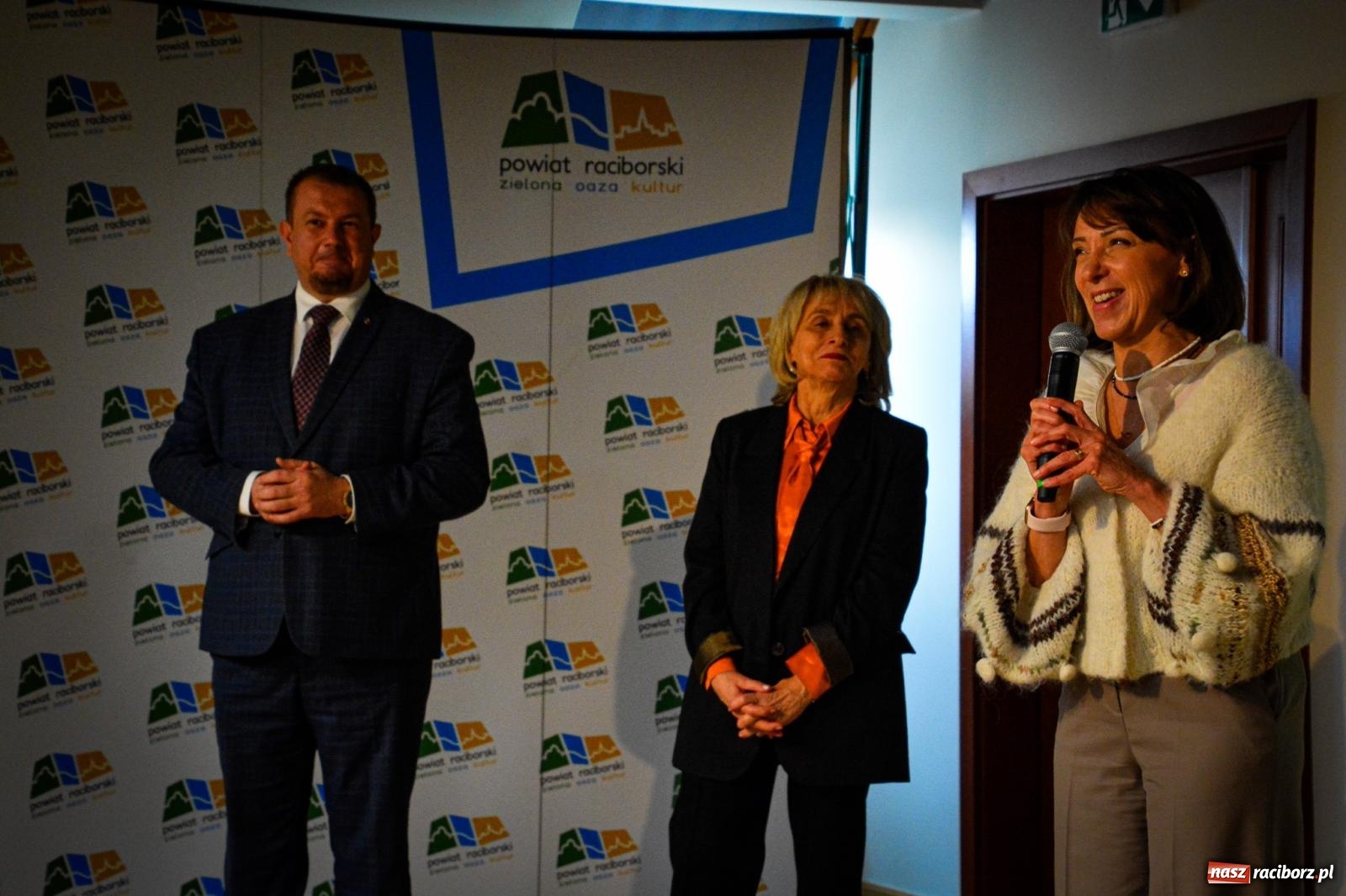 Zdjęcie w galerii na portalu naszraciborz.pl: Stypendyści premiera odebrali w Raciborzu dyplomy wiadomości z regionu