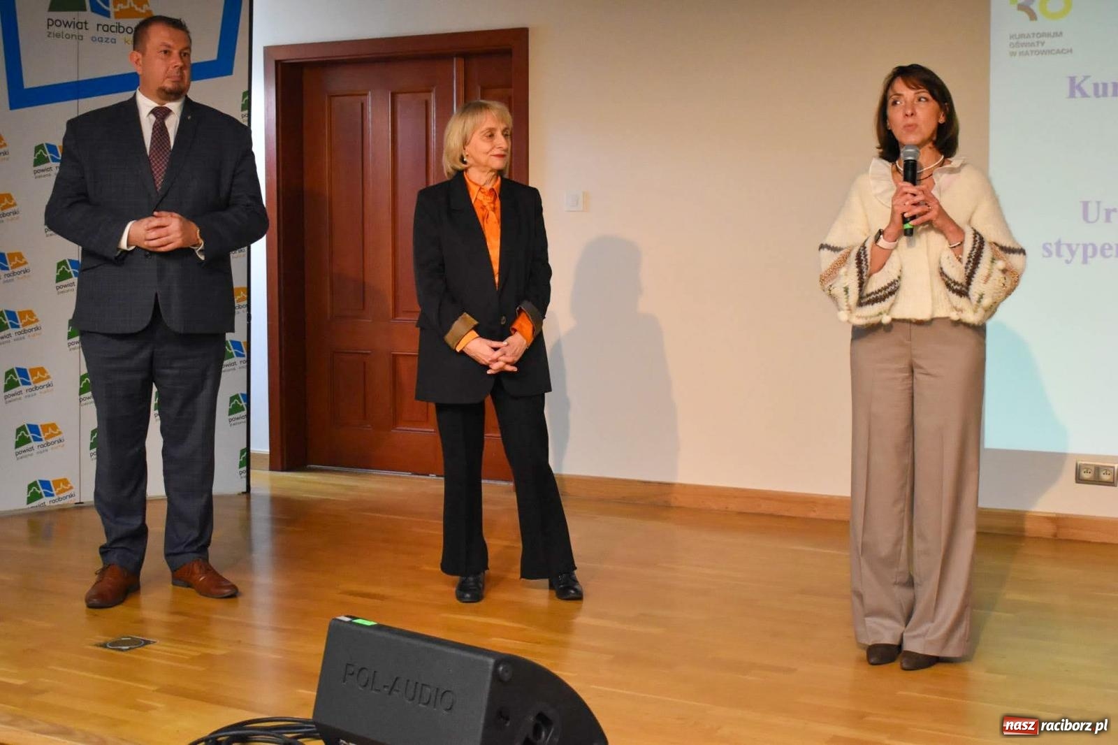 Zdjęcie w galerii na portalu naszraciborz.pl: Stypendyści premiera odebrali w Raciborzu dyplomy wiadomości z regionu