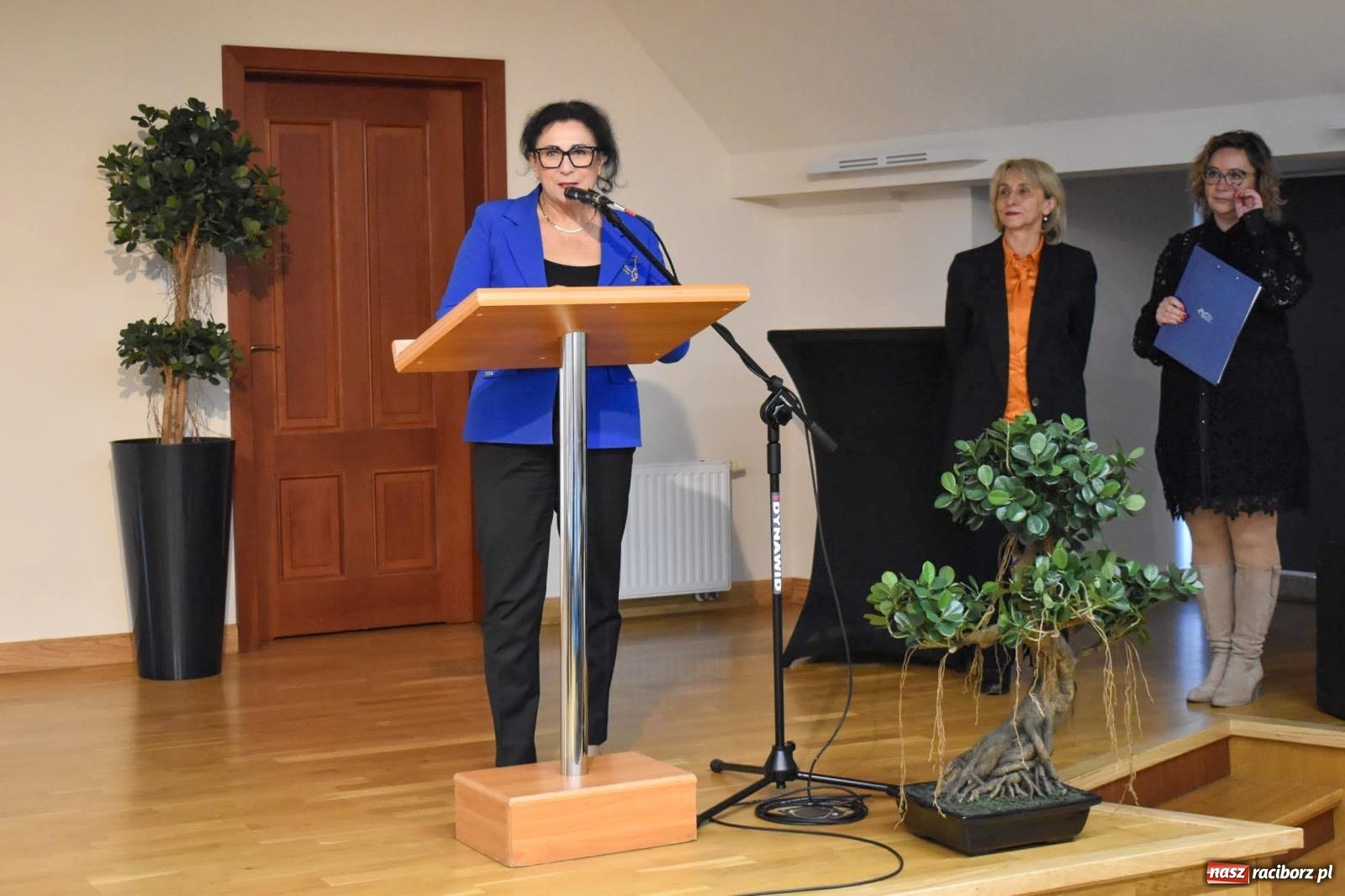 Zdjęcie w galerii na portalu naszraciborz.pl: Stypendyści premiera odebrali w Raciborzu dyplomy wiadomości z regionu