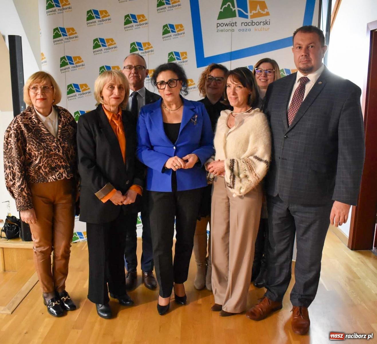 Zdjęcie w galerii na portalu naszraciborz.pl: Stypendyści premiera odebrali w Raciborzu dyplomy wiadomości z regionu