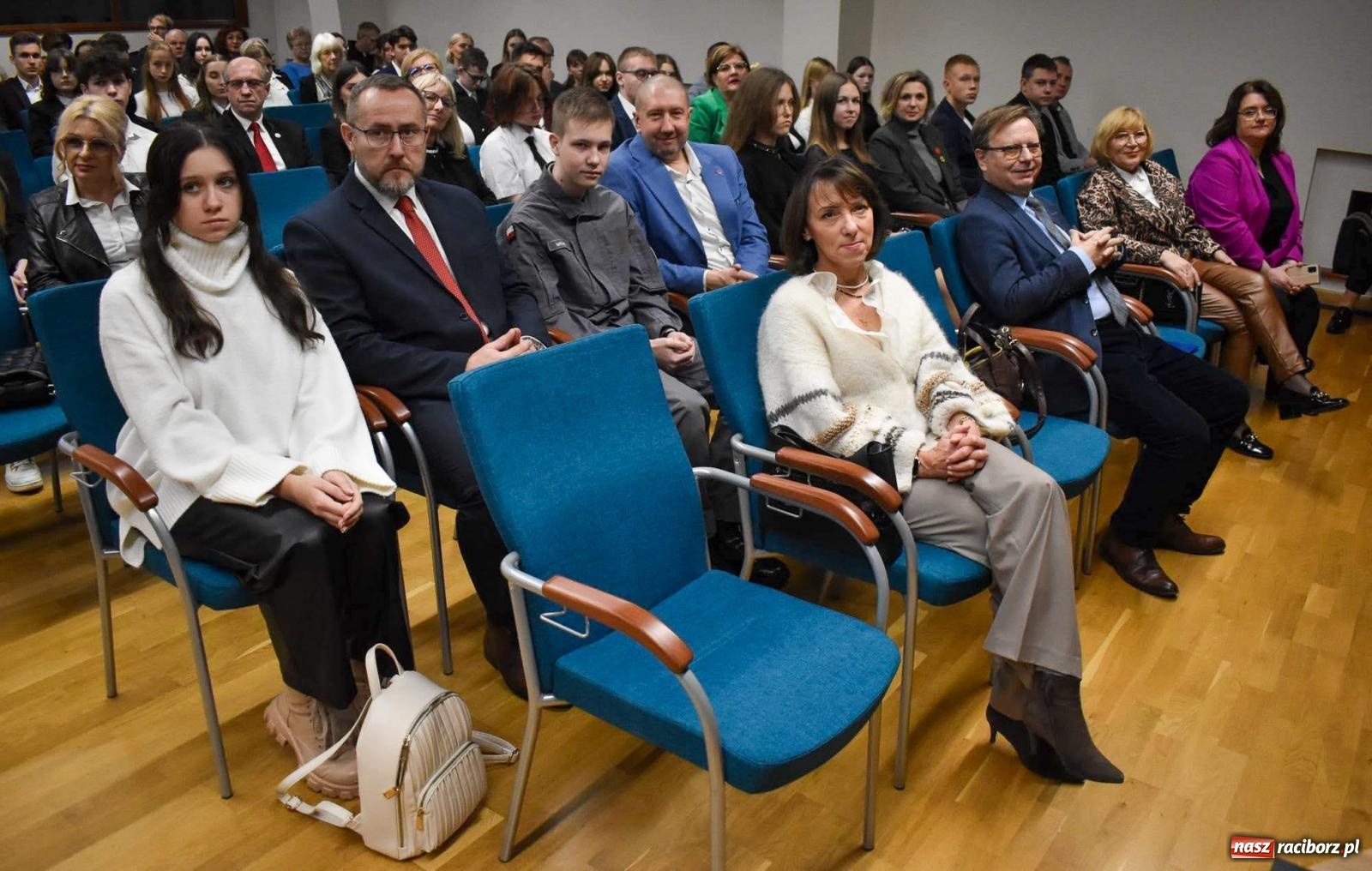 Zdjęcie w galerii na portalu naszraciborz.pl: Stypendyści premiera odebrali w Raciborzu dyplomy wiadomości z regionu