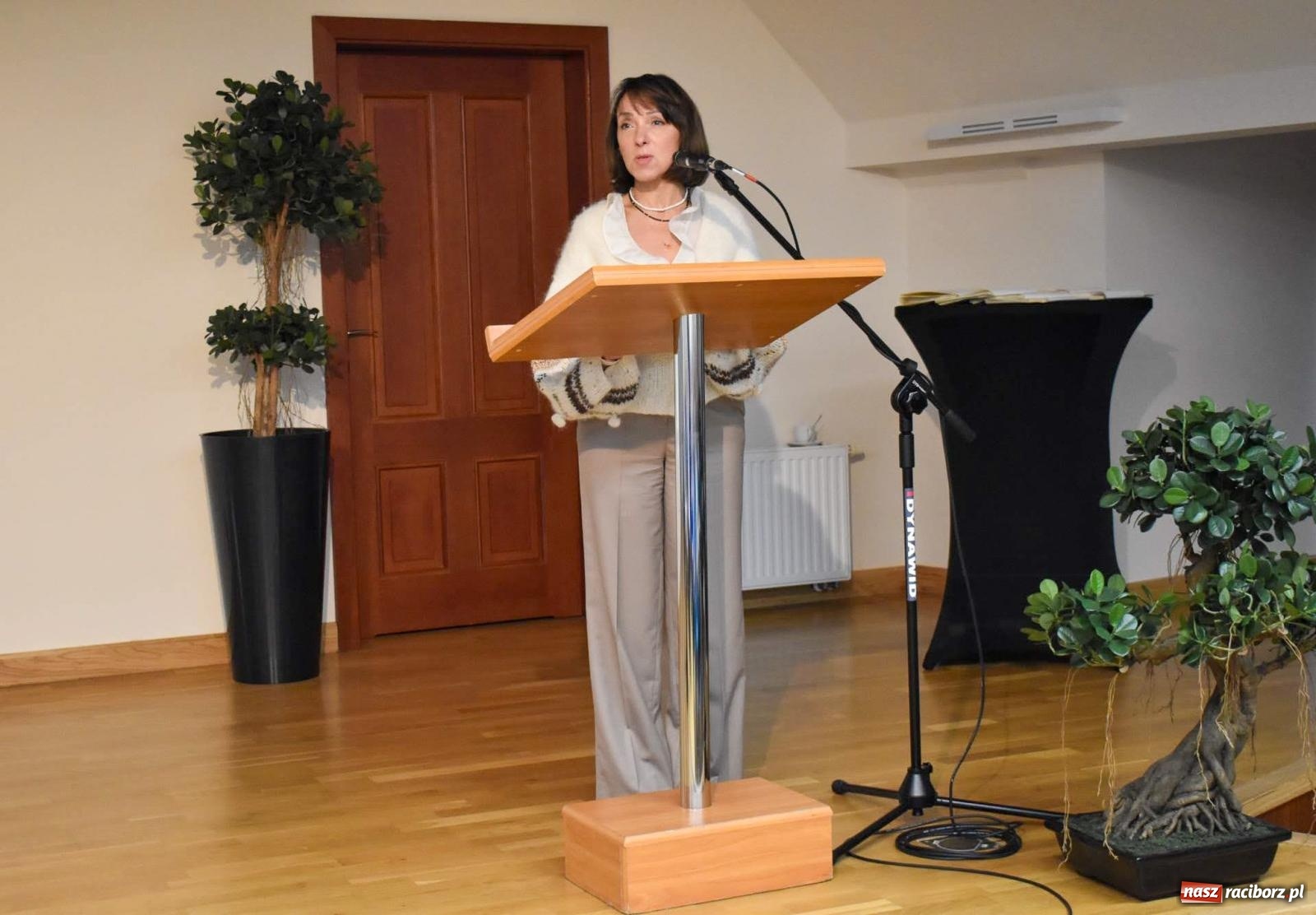 Zdjęcie w galerii na portalu naszraciborz.pl: Stypendyści premiera odebrali w Raciborzu dyplomy wiadomości z regionu