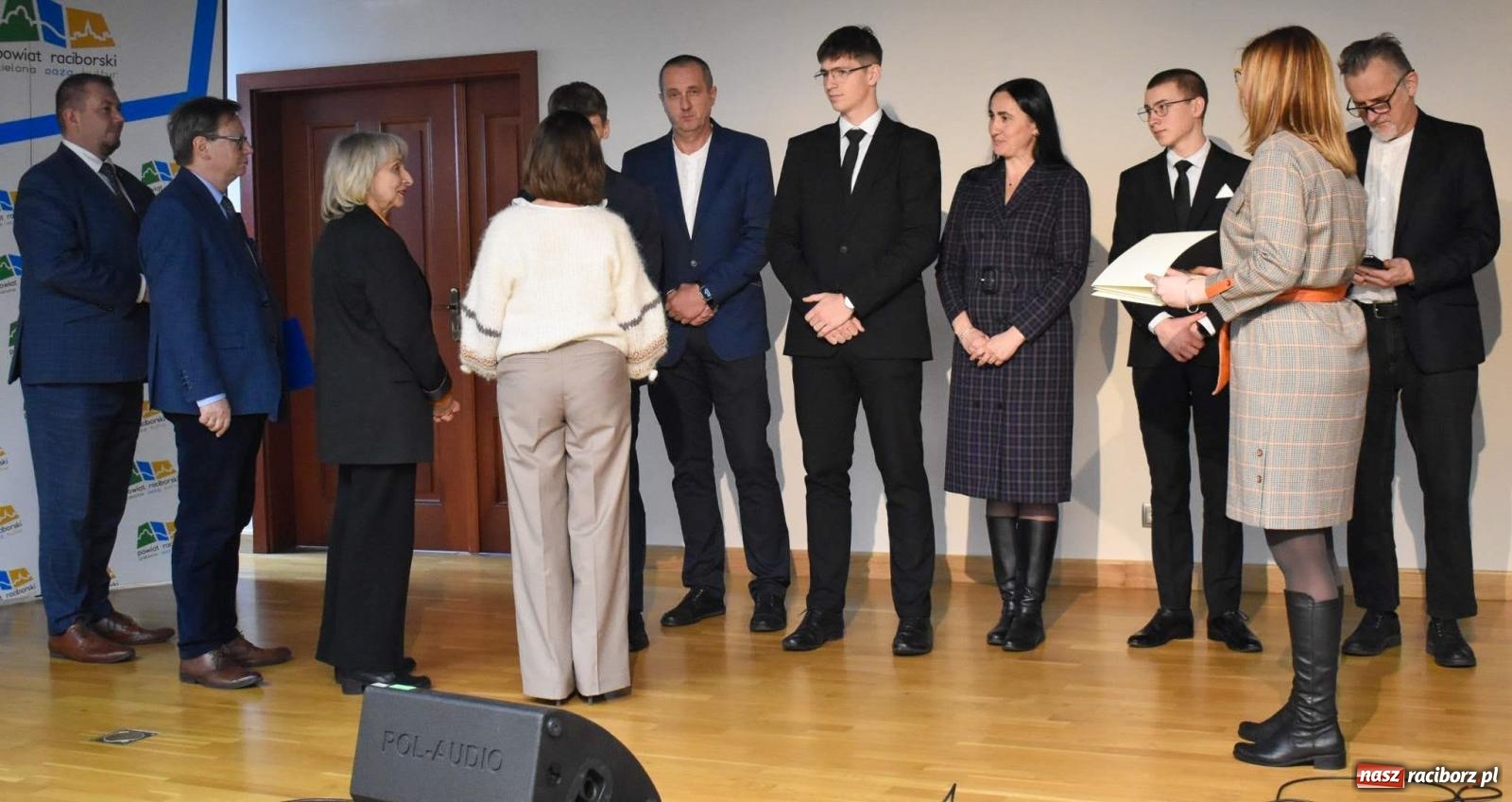 Zdjęcie w galerii na portalu naszraciborz.pl: Stypendyści premiera odebrali w Raciborzu dyplomy wiadomości z regionu