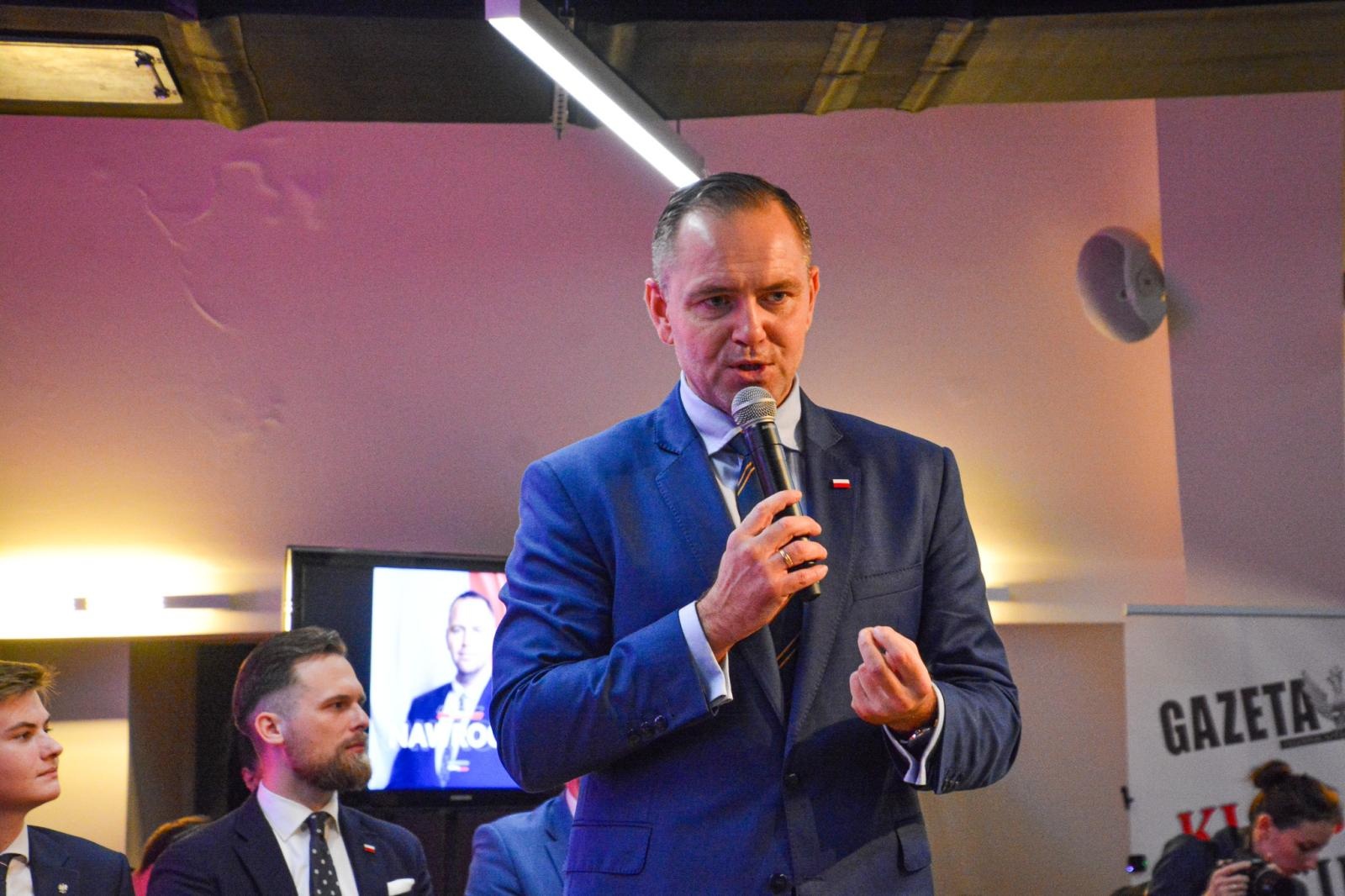 Zdjęcie w galerii na portalu naszraciborz.pl: Tu jest Polska! Karol Nawrocki, prezes IPN i kandydat na urząd Prezydenta RP, odwiedził Racibórz wiadomości z regionu