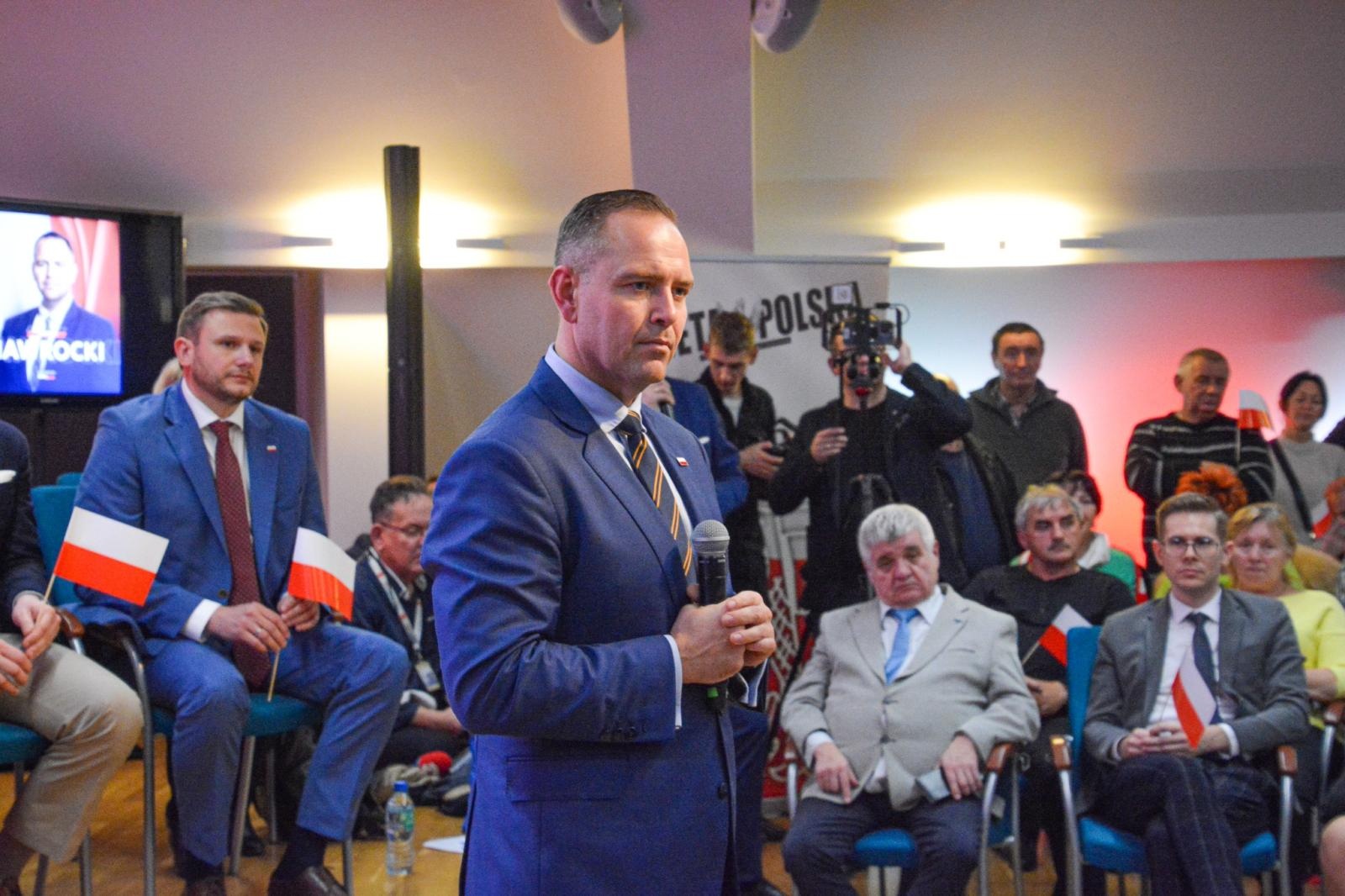 Zdjęcie w galerii na portalu naszraciborz.pl: Tu jest Polska! Karol Nawrocki, prezes IPN i kandydat na urząd Prezydenta RP, odwiedził Racibórz wiadomości z regionu